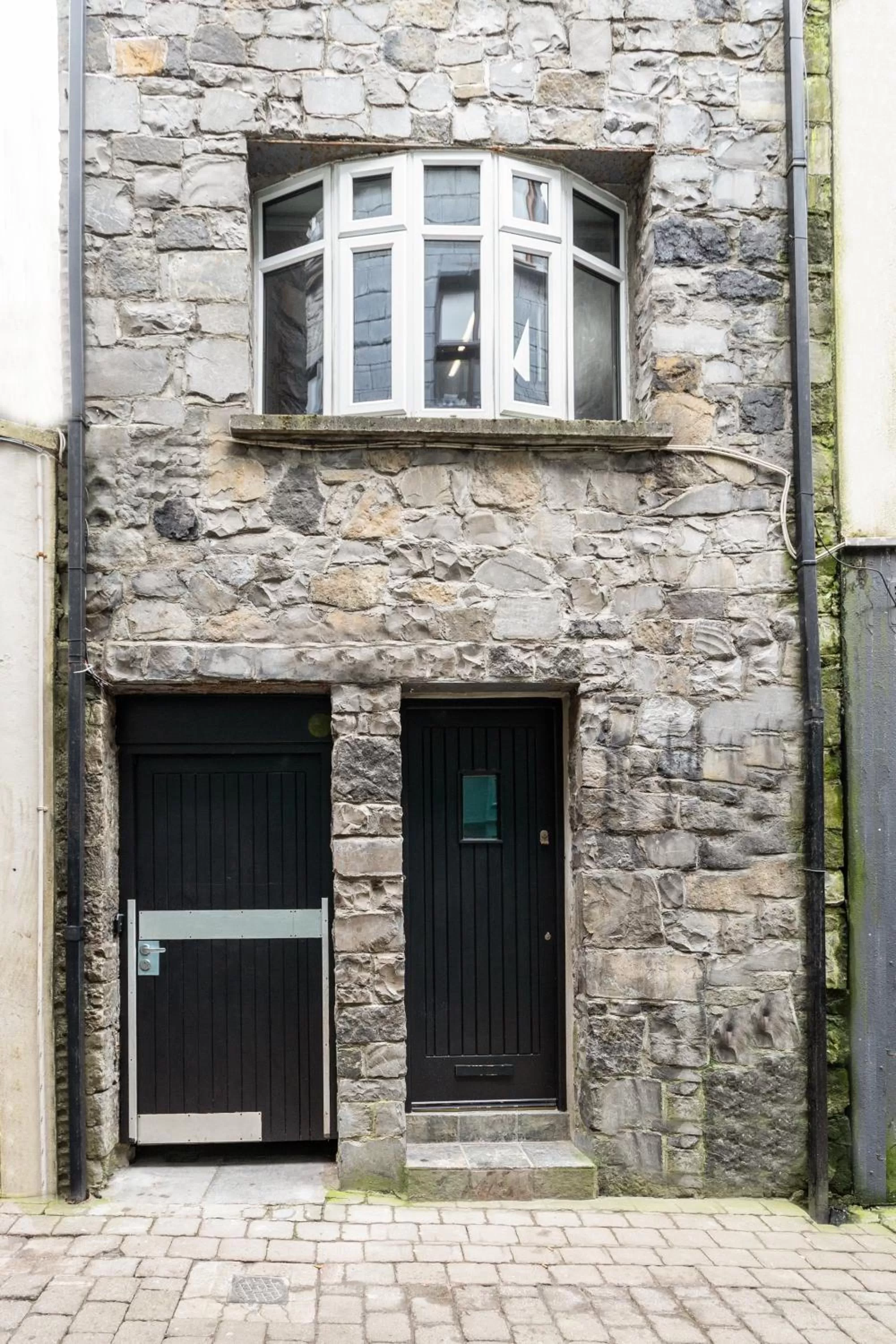 Property building in The Snug Townhouse