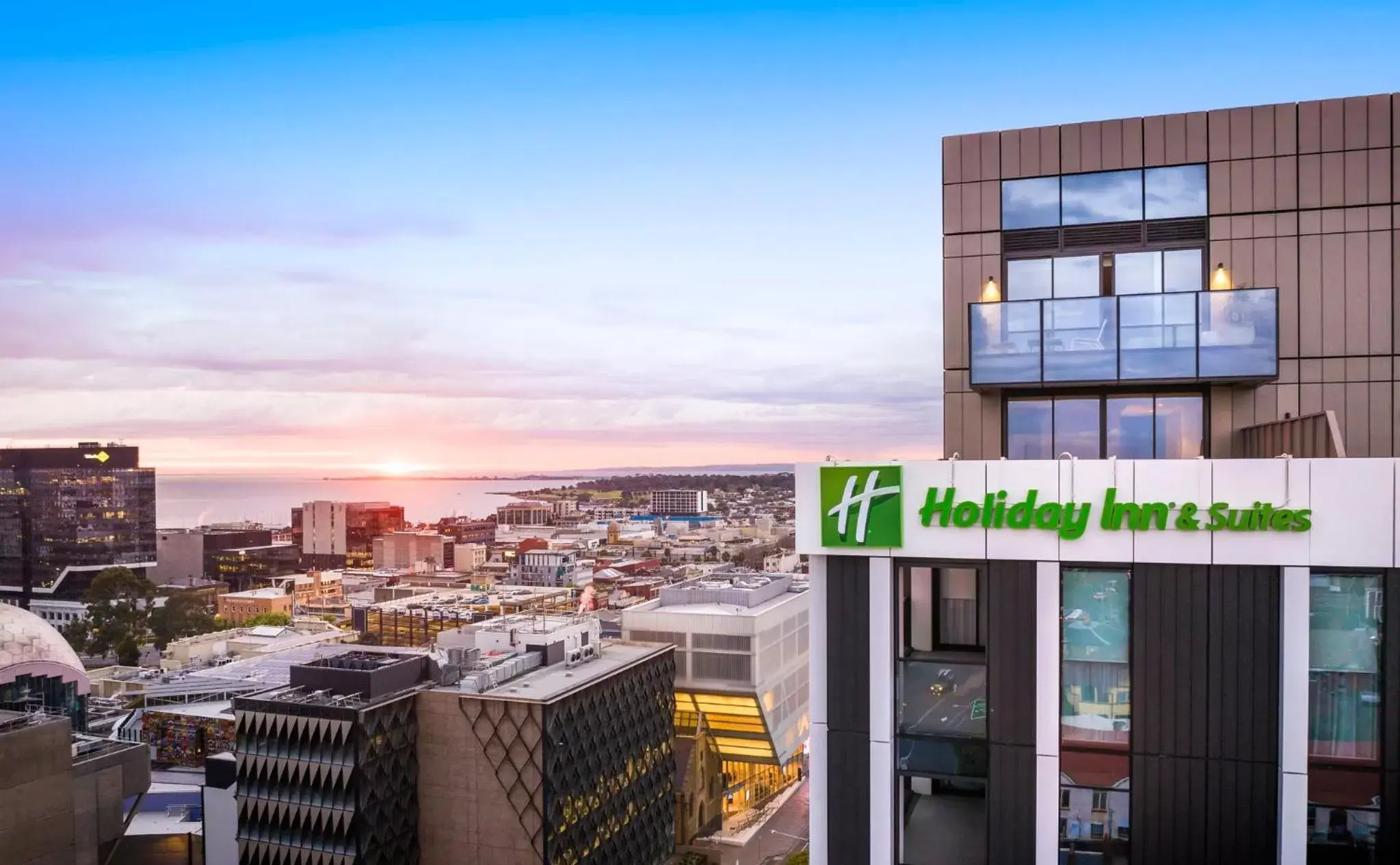 Property building in Holiday Inn & Suites Geelong, an IHG Hotel