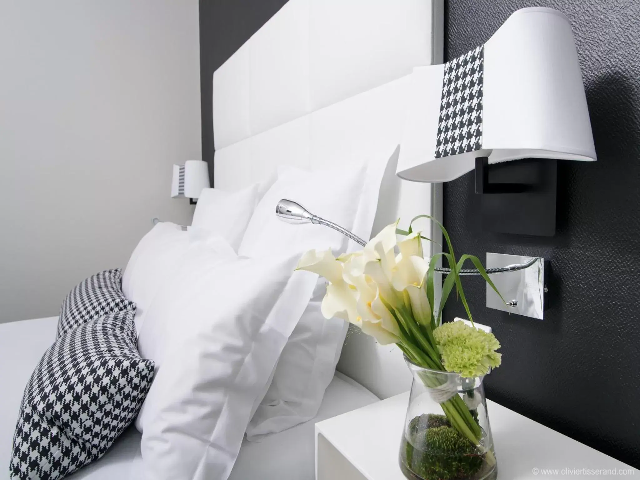 Bedroom, Bed in Hotel Restaurant Les Capucins Bedroom, Bed in Hotel Restaurant Les Capucins