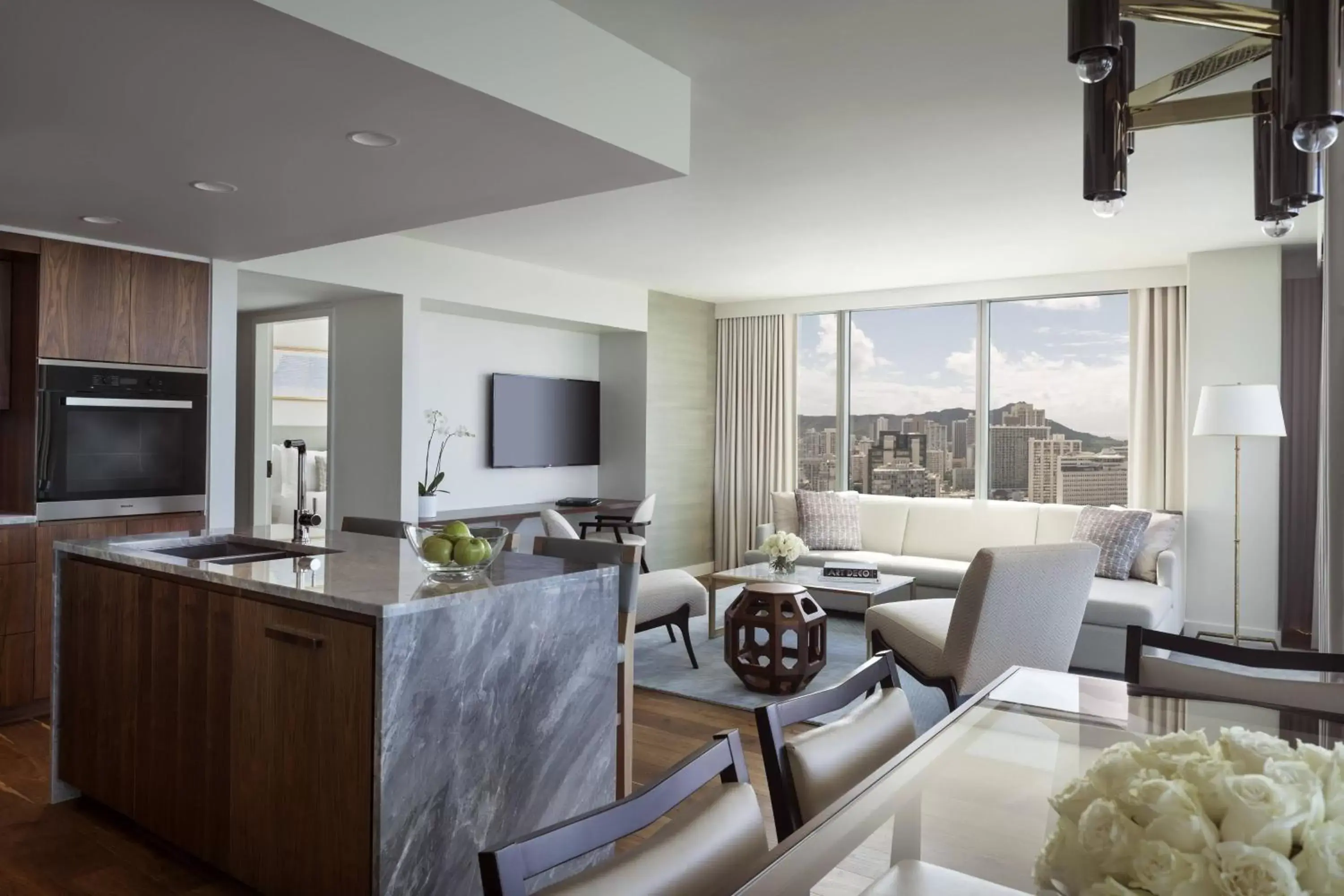 Bedroom, Seating Area in The Ritz-Carlton Residences, Waikiki Beach Hotel