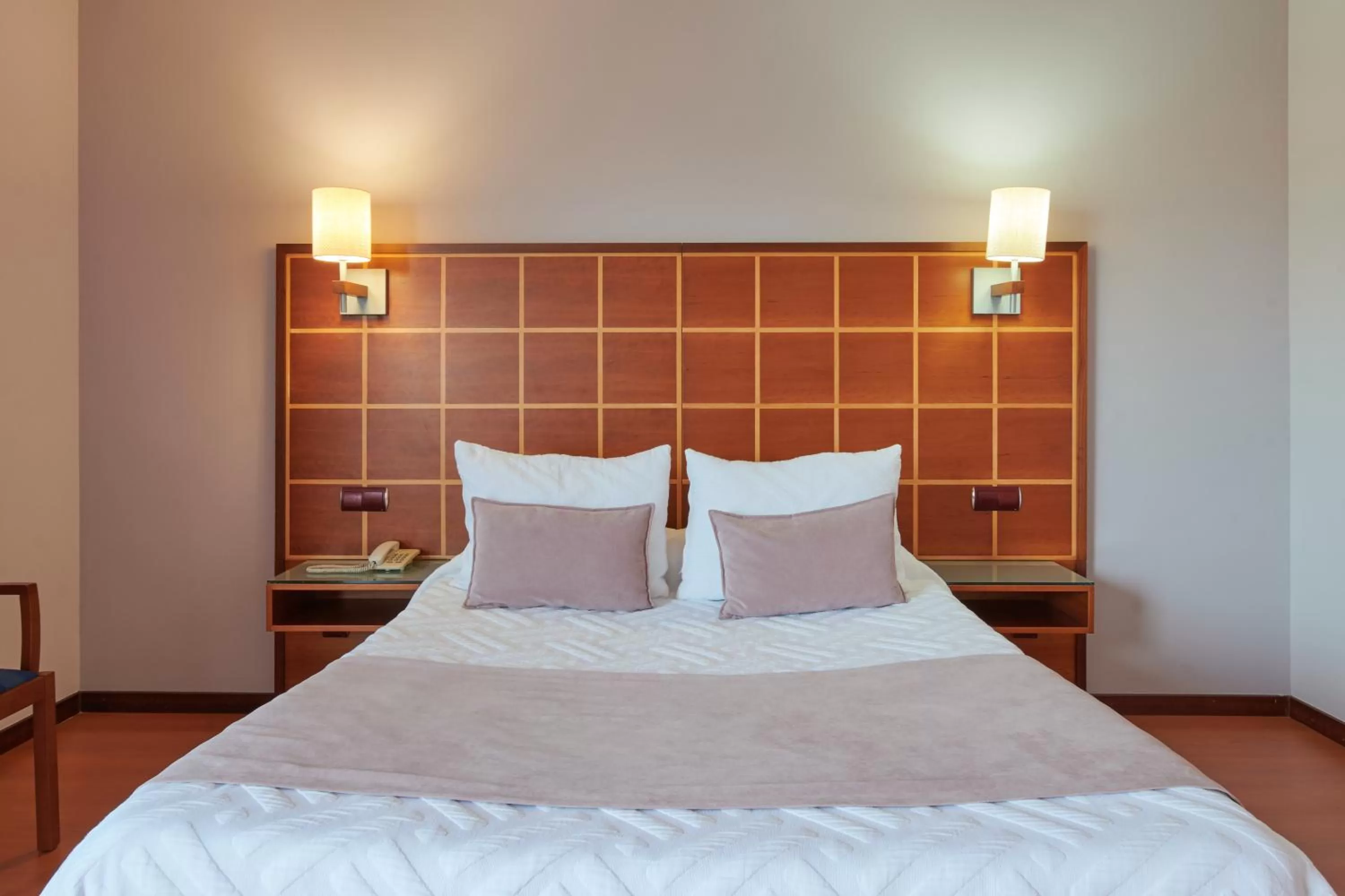 Photo of the whole room, Bed in Ramblas Vendrell