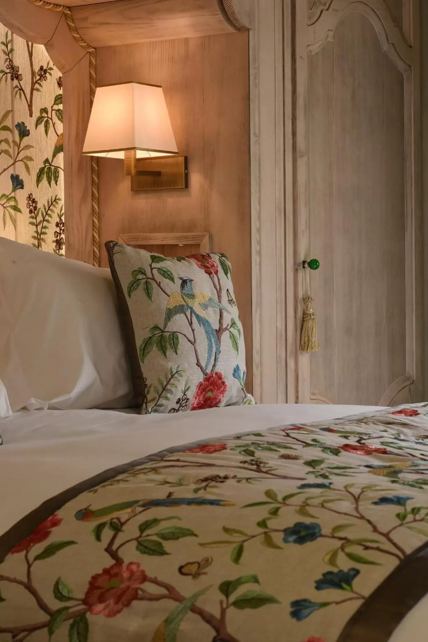 Bed in Hotel Papadopoli Venezia - MGallery Collection