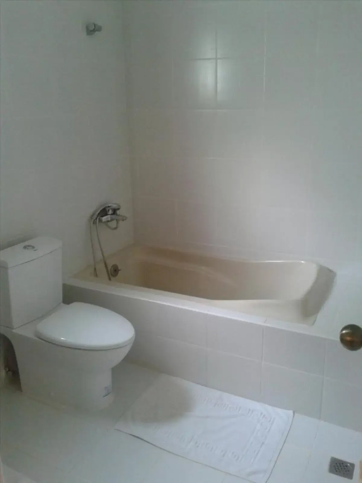 Bathroom in Tagaytay Country Hotel