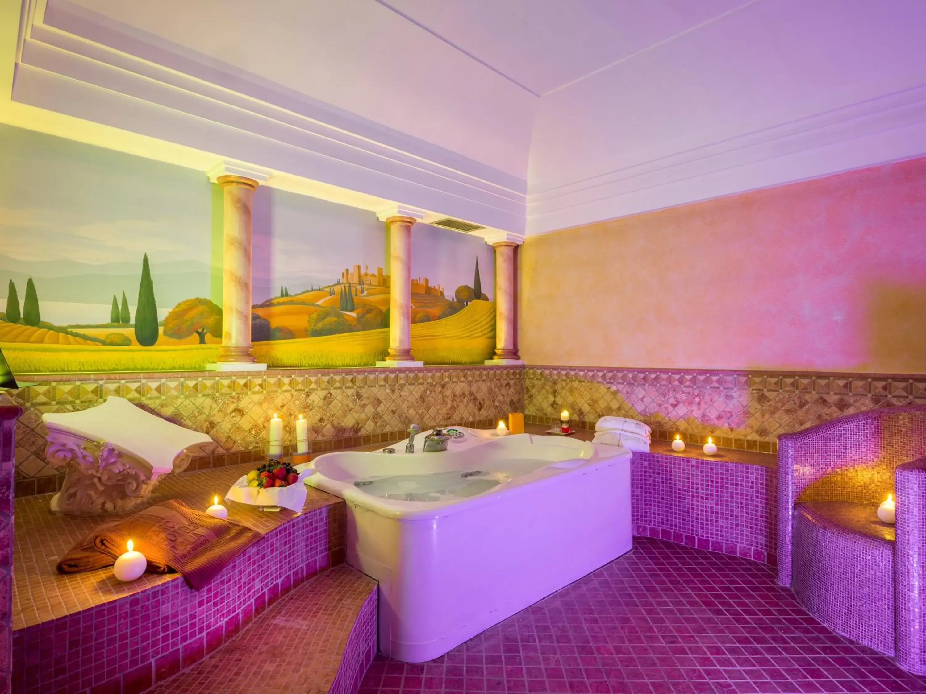 Hot Tub, Bathroom in Parc Hotel