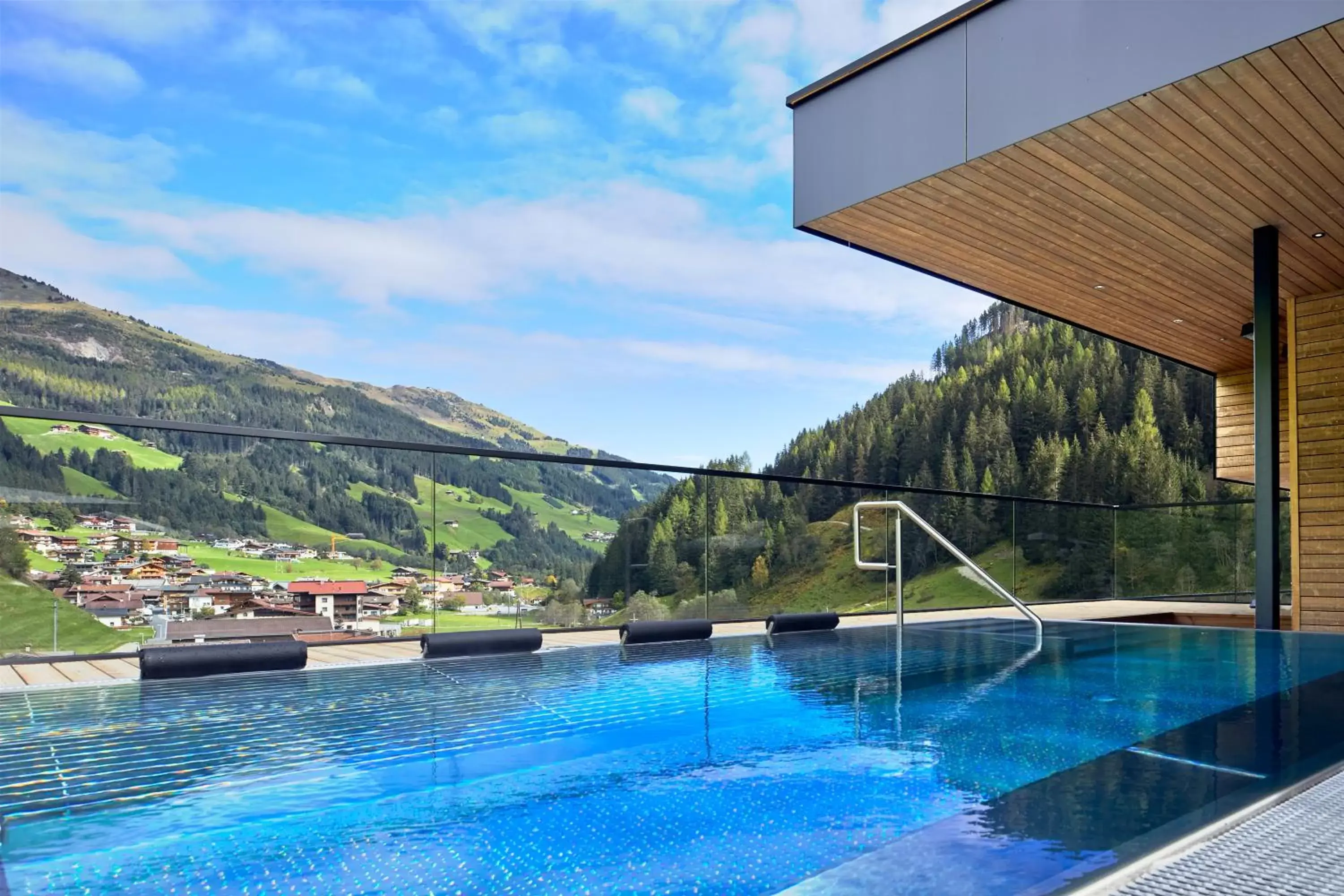 Hot Tub, Swimming Pool in Hotel Tirolerhof 4 Sterne Superior
