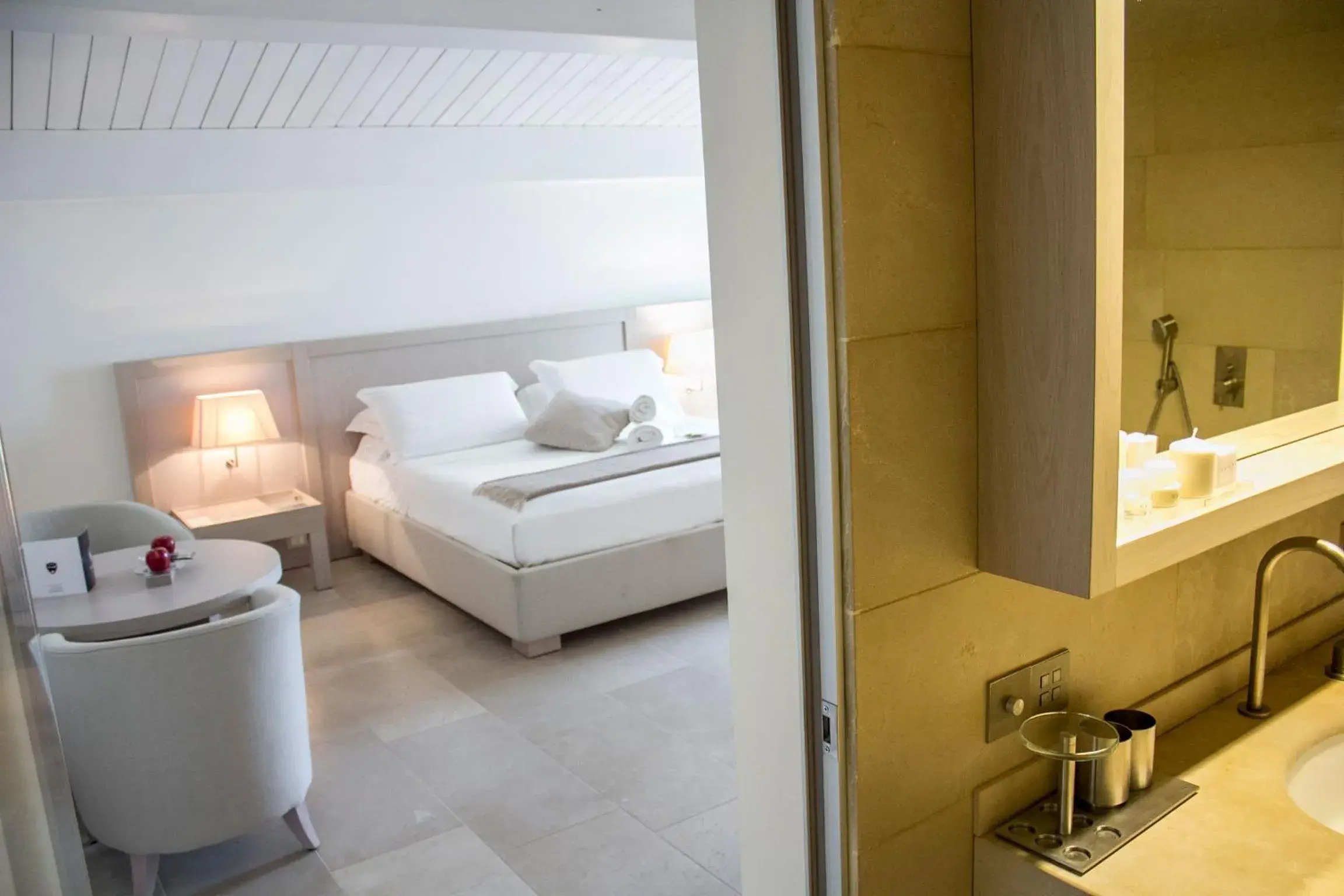 Bathroom, Bed in Histò San Pietro Sul Mar Piccolo