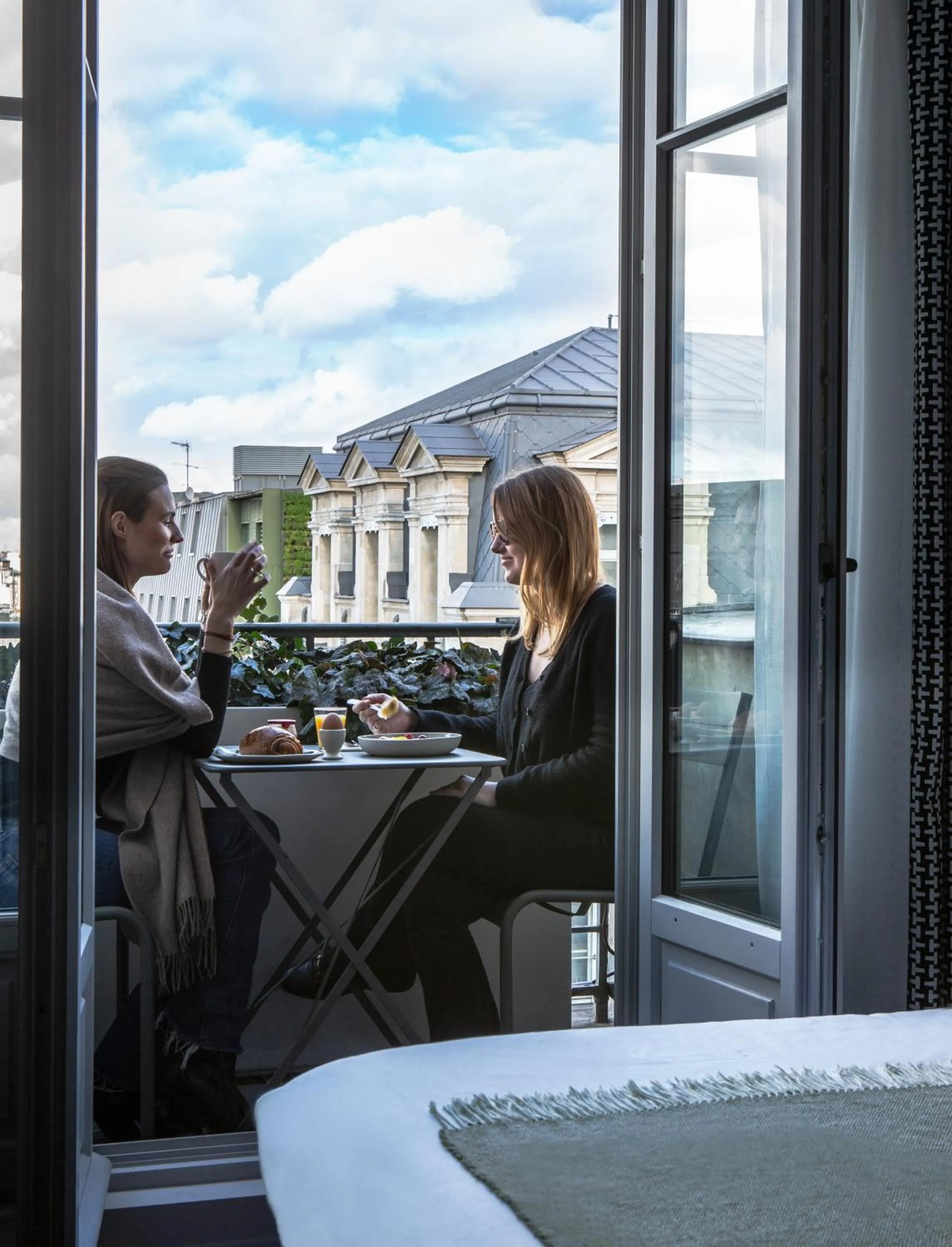 Restaurant/places to eat in ibis Styles Paris Gare du Nord TGV