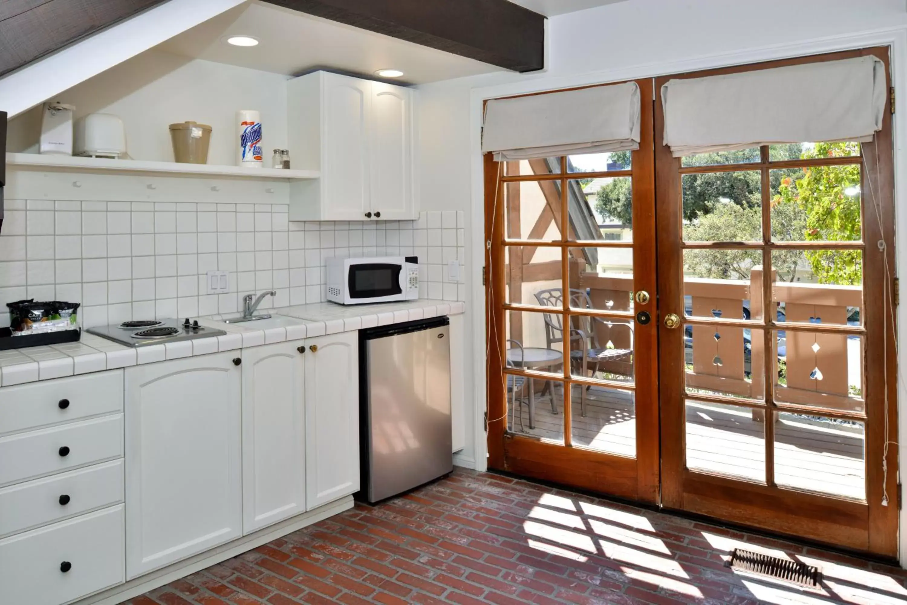 Kitchen/Kitchenette in Wine Valley Inn