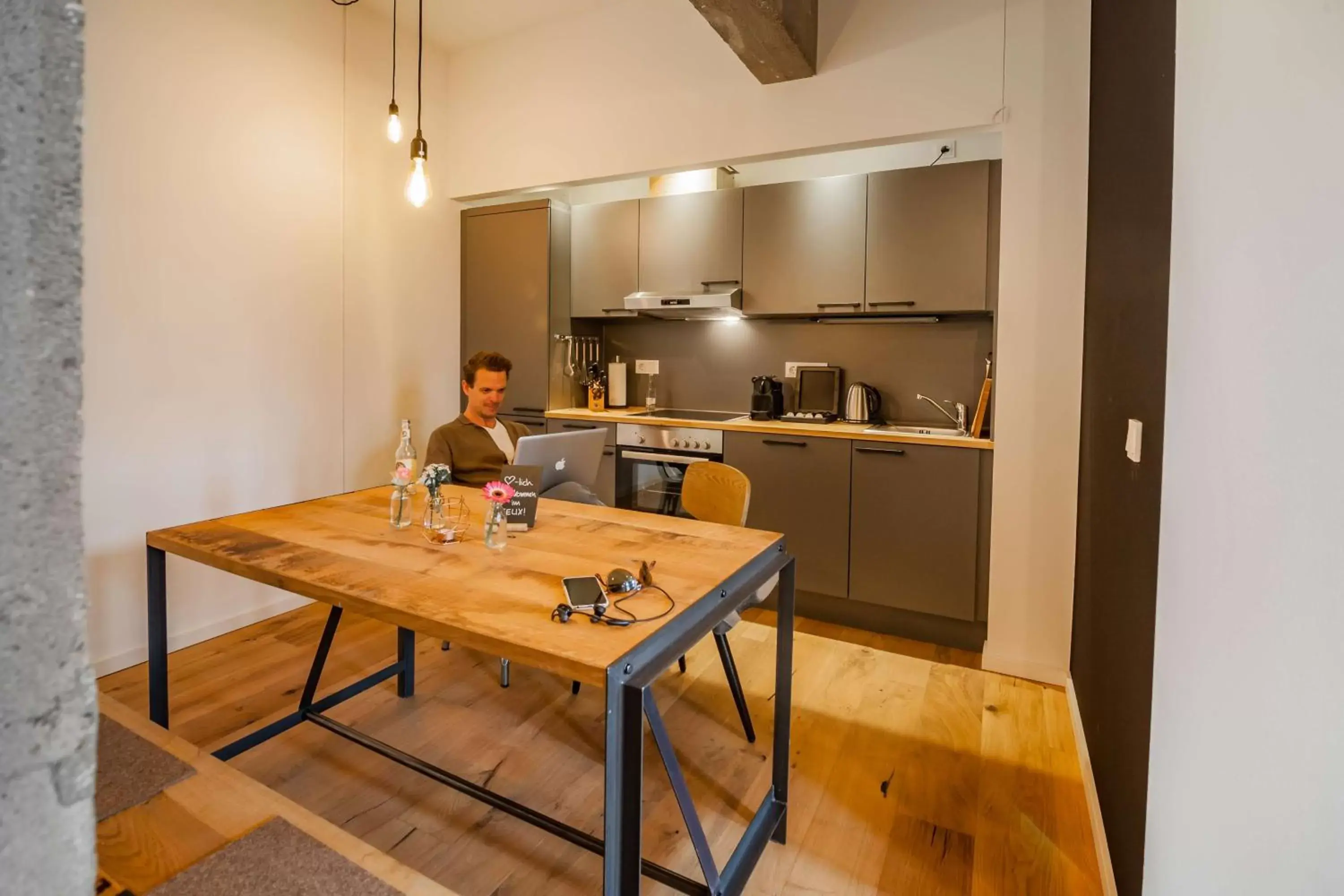 Kitchen or kitchenette, Dining Area in Felix Suiten am Augustusplatz