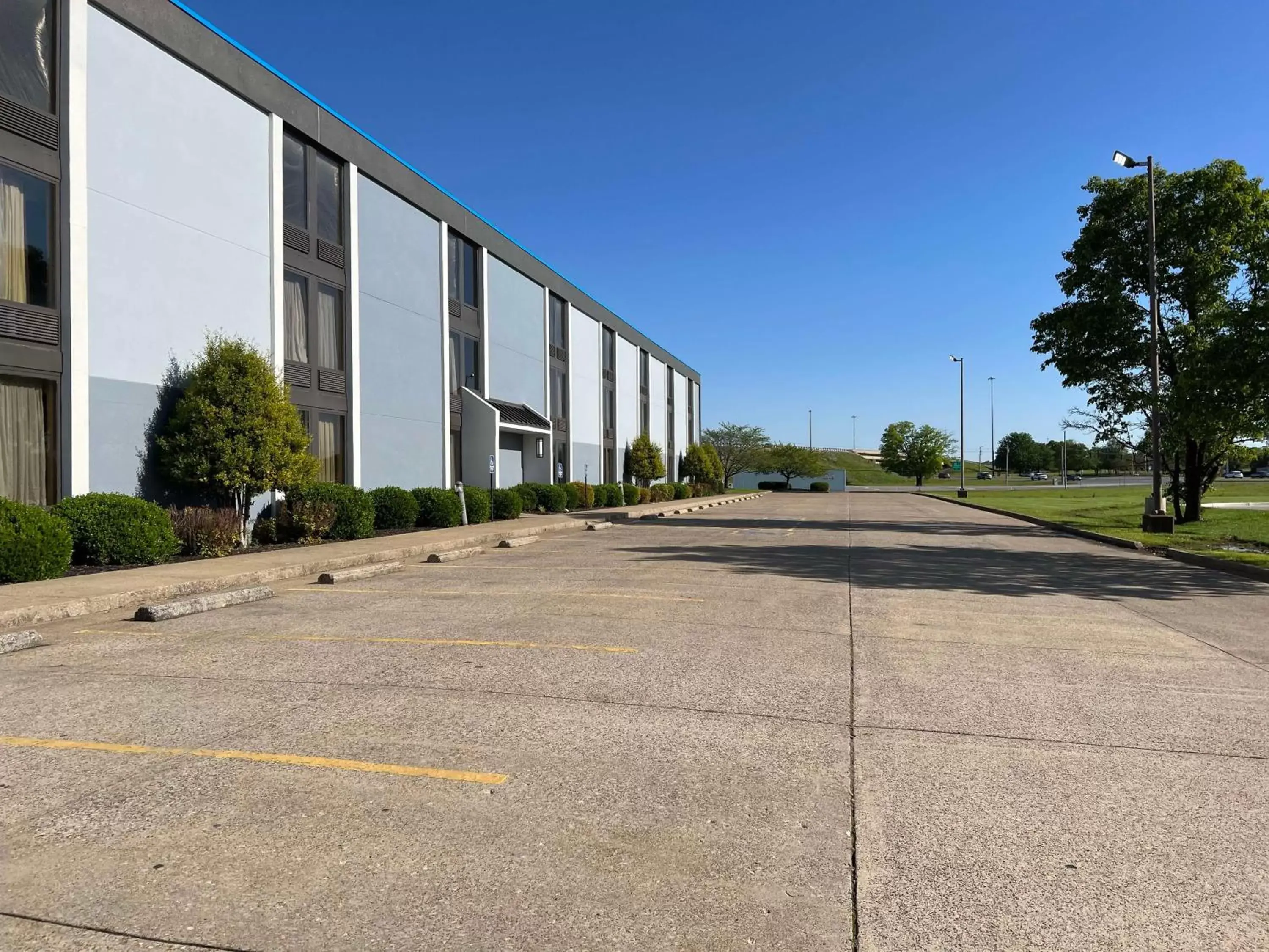 Property Building in SureStay Plus Hotel by Best Western Hopkinsville