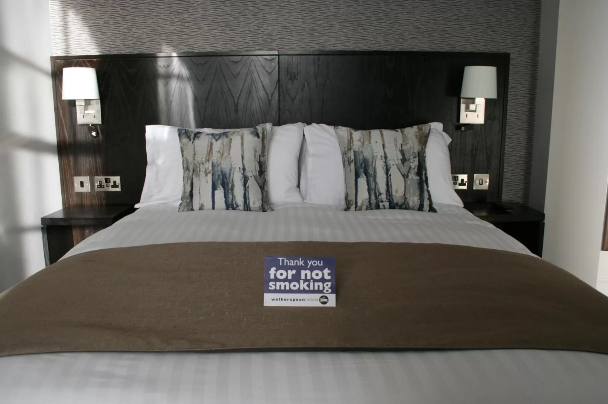 Bed in The Yarborough Hotel Wetherspoon