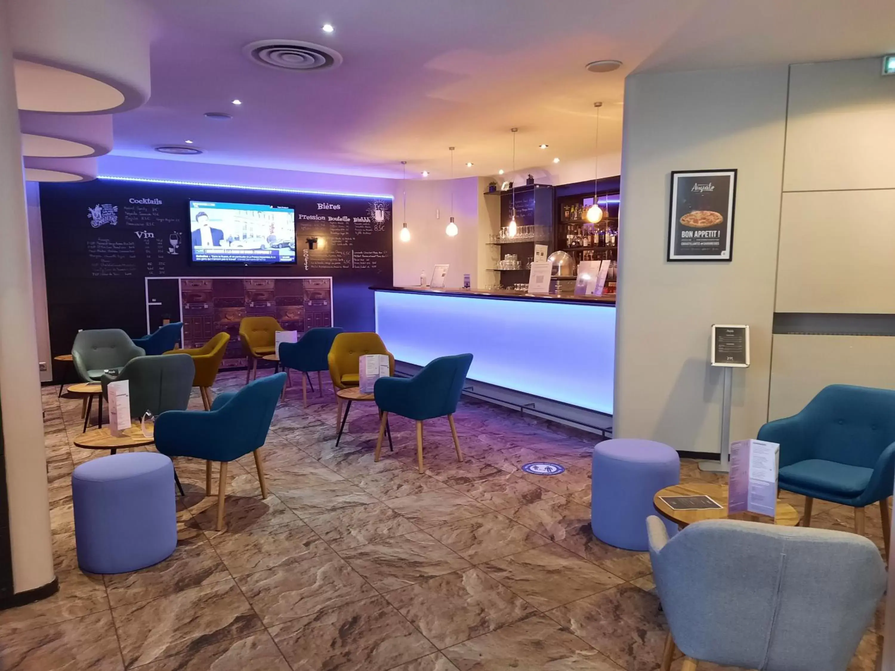 Lounge or bar, Lounge/Bar in Mercure Rennes Centre Gare
