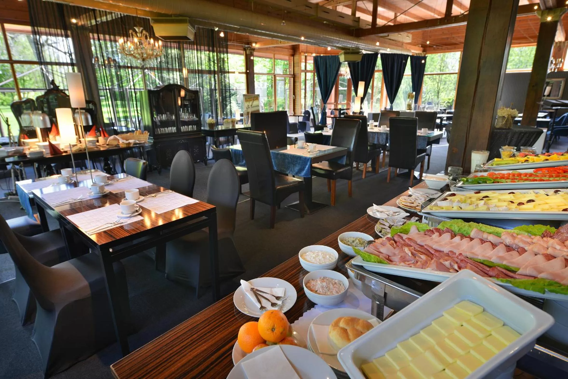 Restaurant/places to eat in Parkhotel Morris Novy Bor