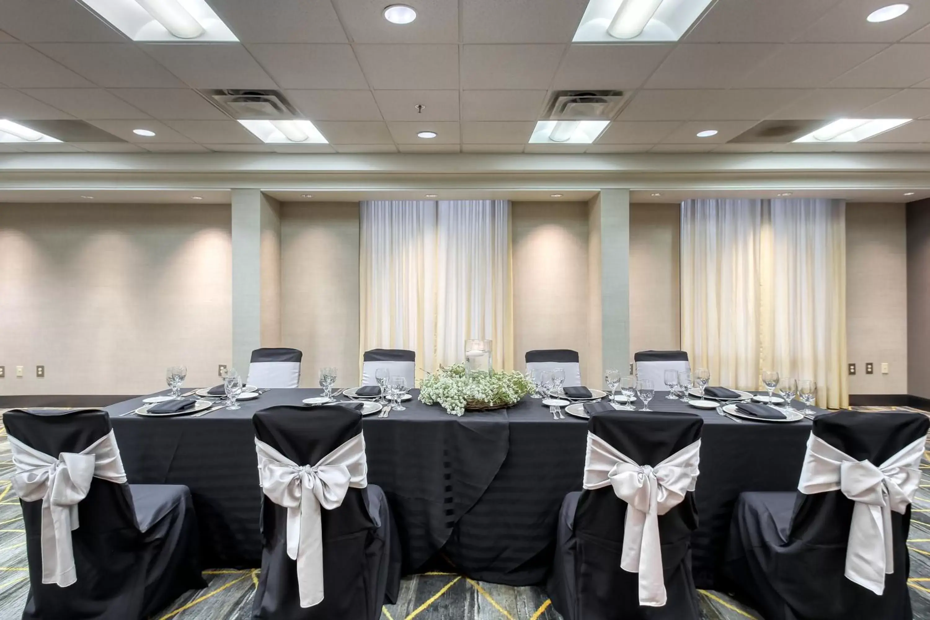 Meeting/conference room, Banquet Facilities in Holiday Inn & Suites Atlanta Airport North, an IHG Hotel