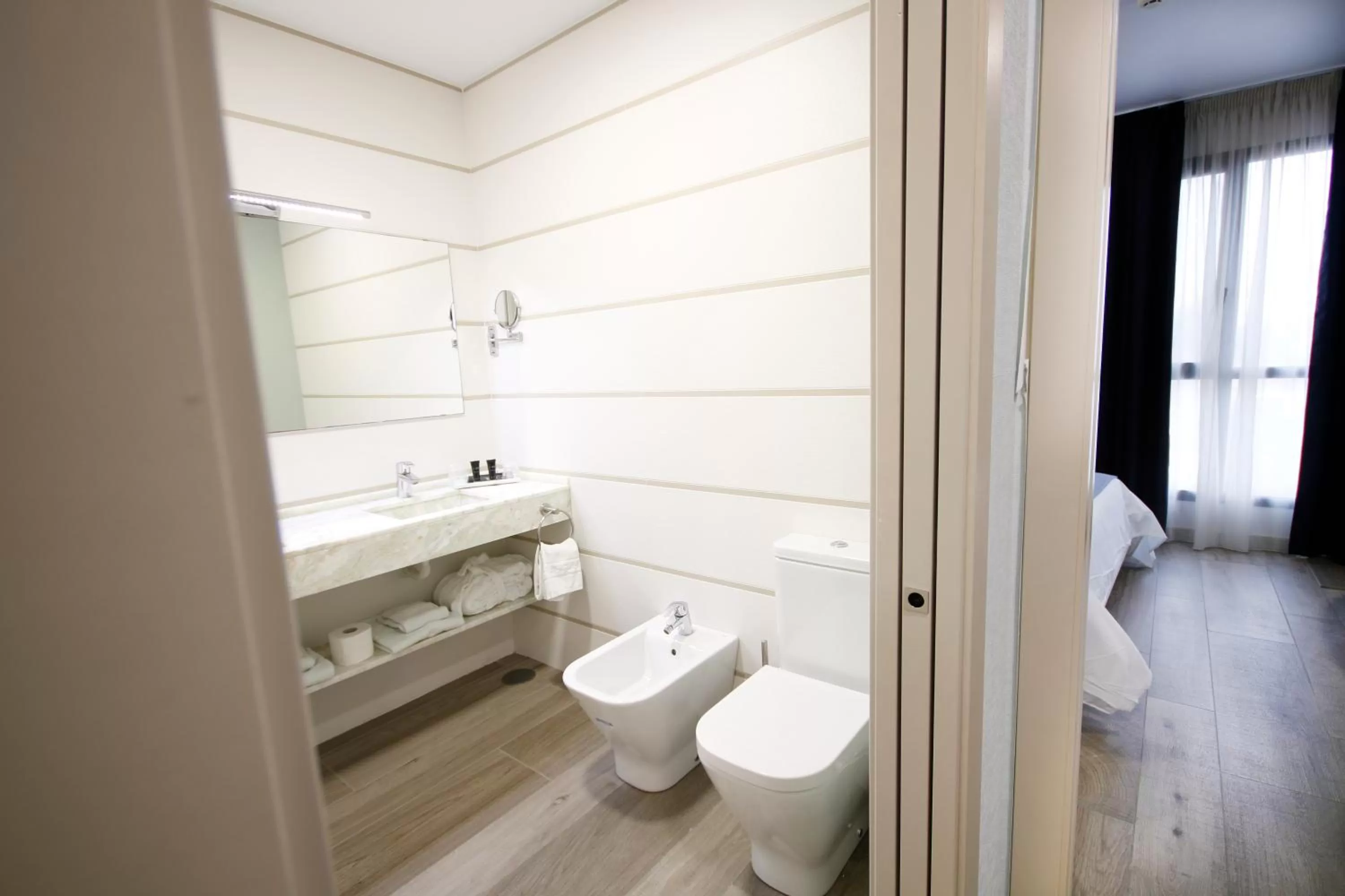 Bathroom in Hotel Leo