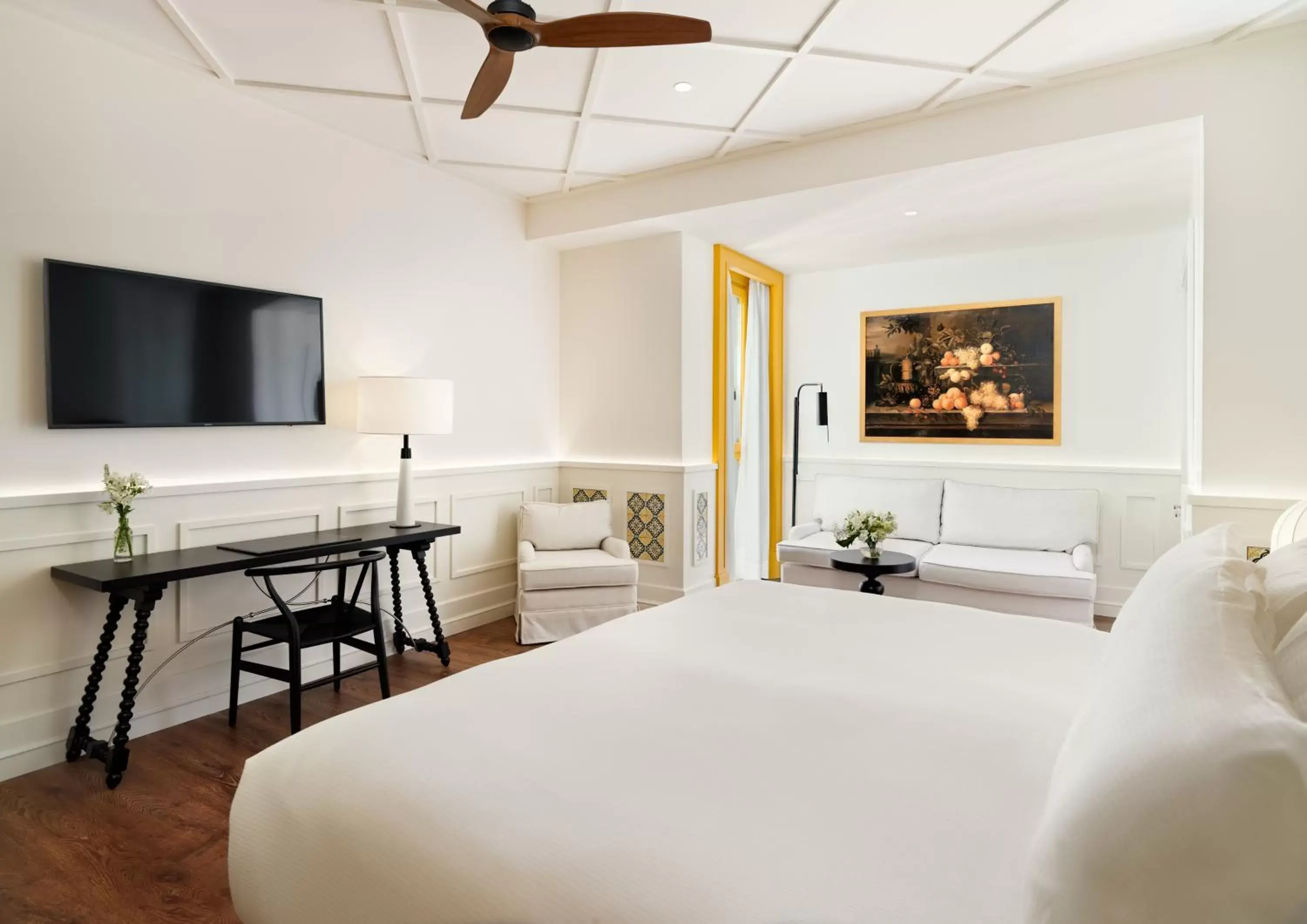 Photo of the whole room, Bed in H10 Casa de la Plata Photo of the whole room, Bed in H10 Casa de la Plata