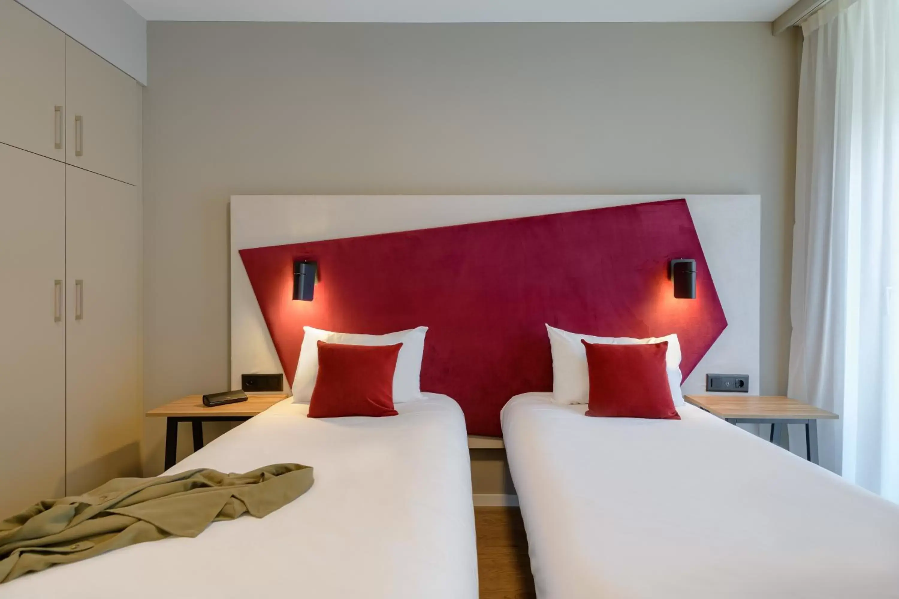 Bedroom, Bed in Aparthotel Adagio Zurich City Center