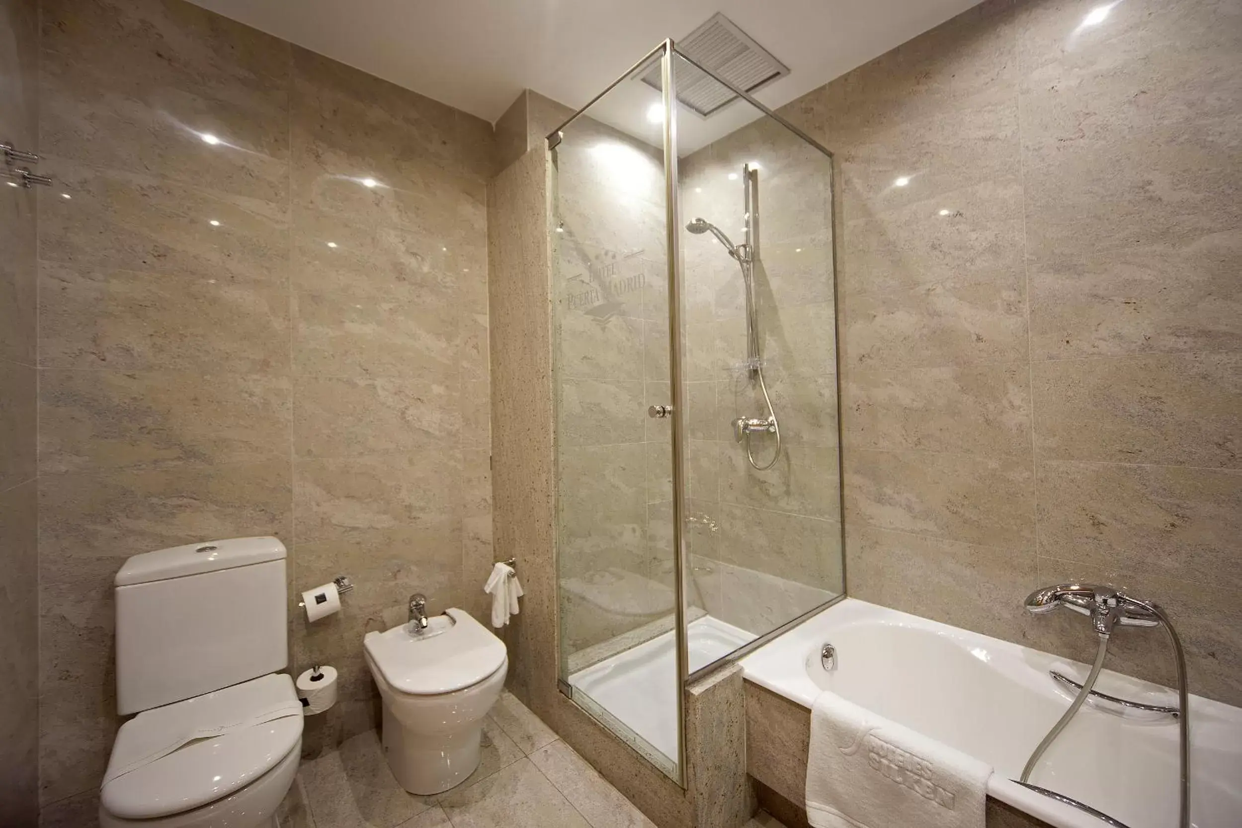 Bathroom in Silken Puerta Madrid