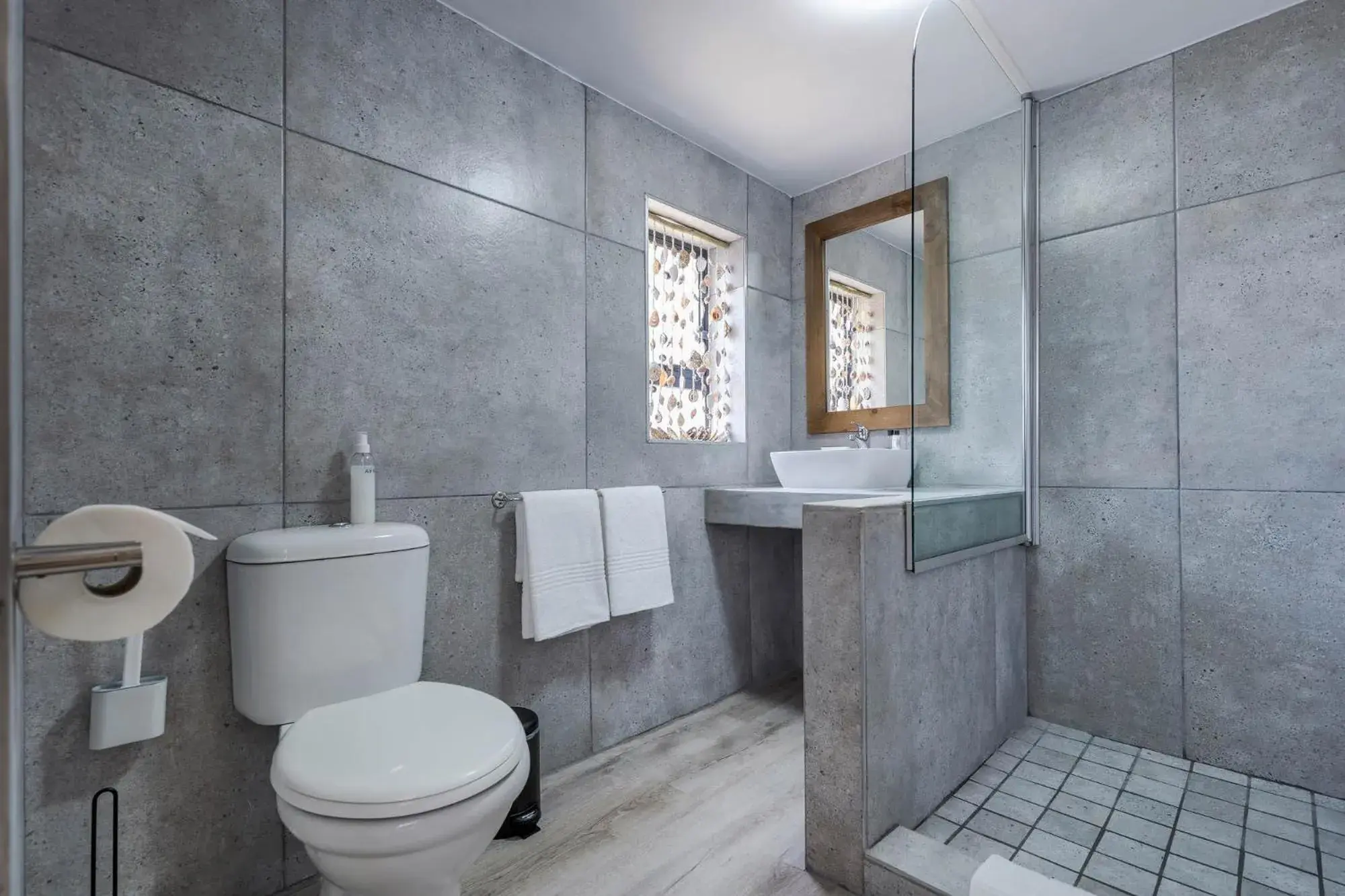 Shower, Bathroom in Blue Bay Lodge