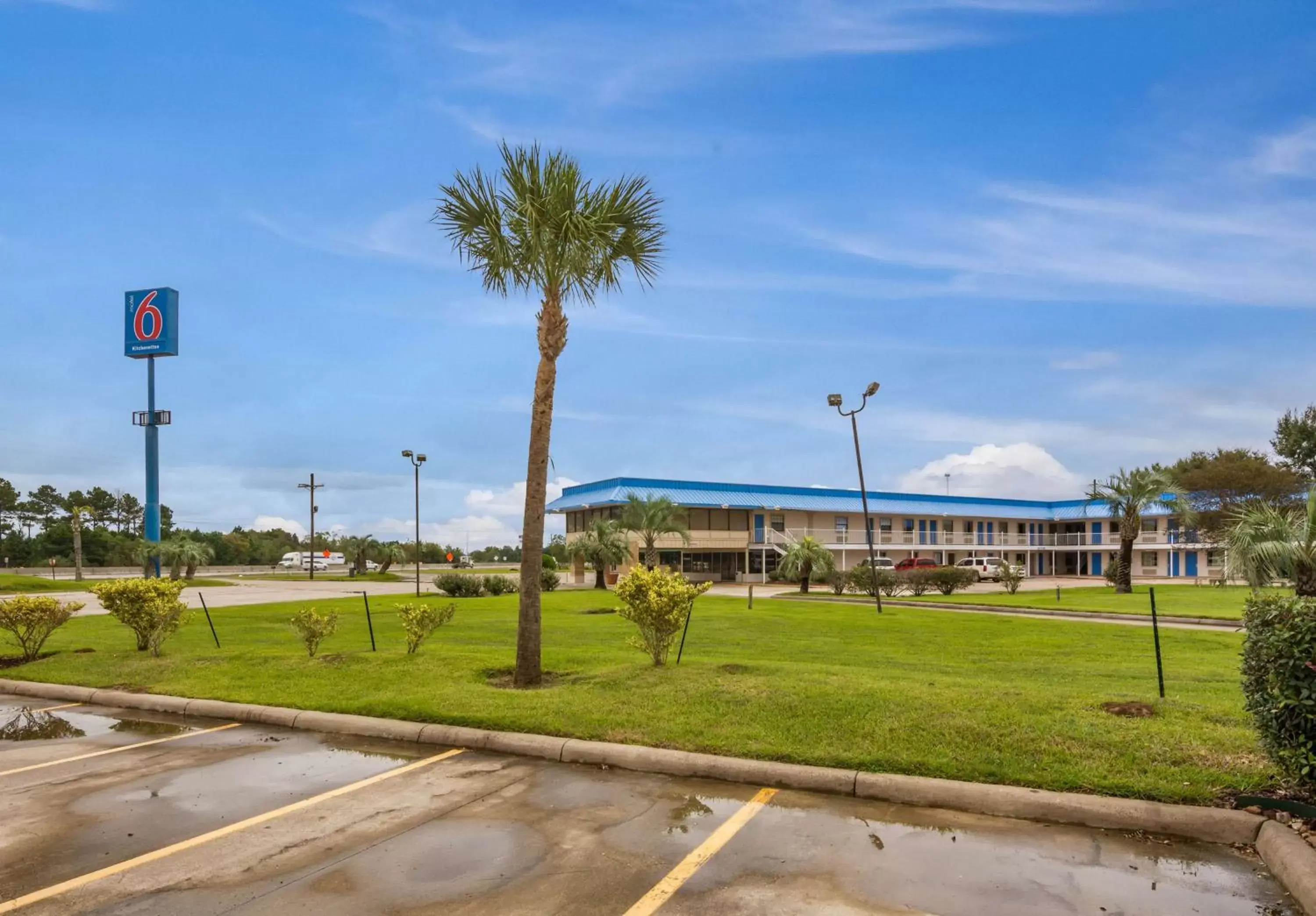 Property building in Motel 6-Winnie, TX