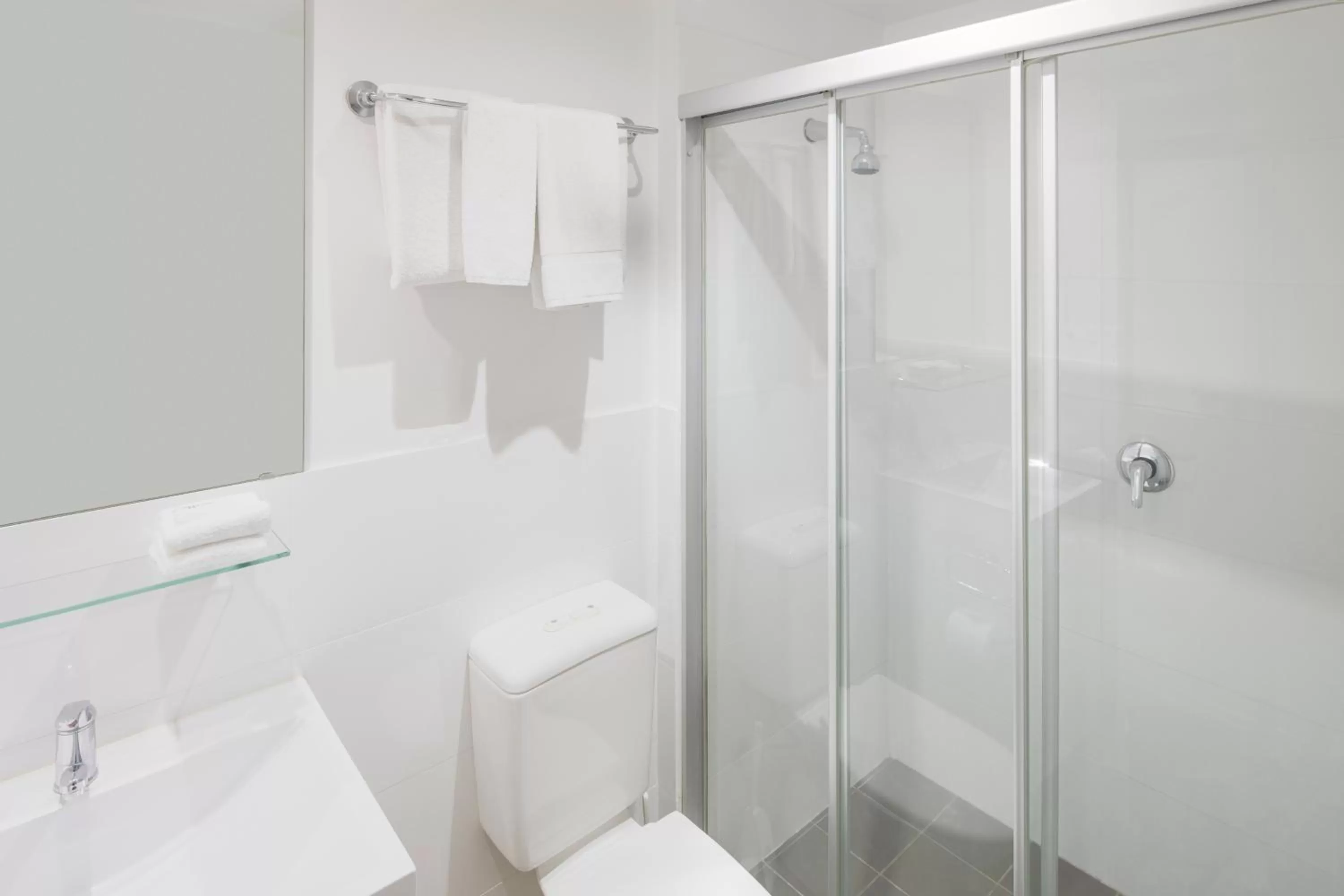 Shower in Mantra Castle Hill Sydney, an Accor Hotel