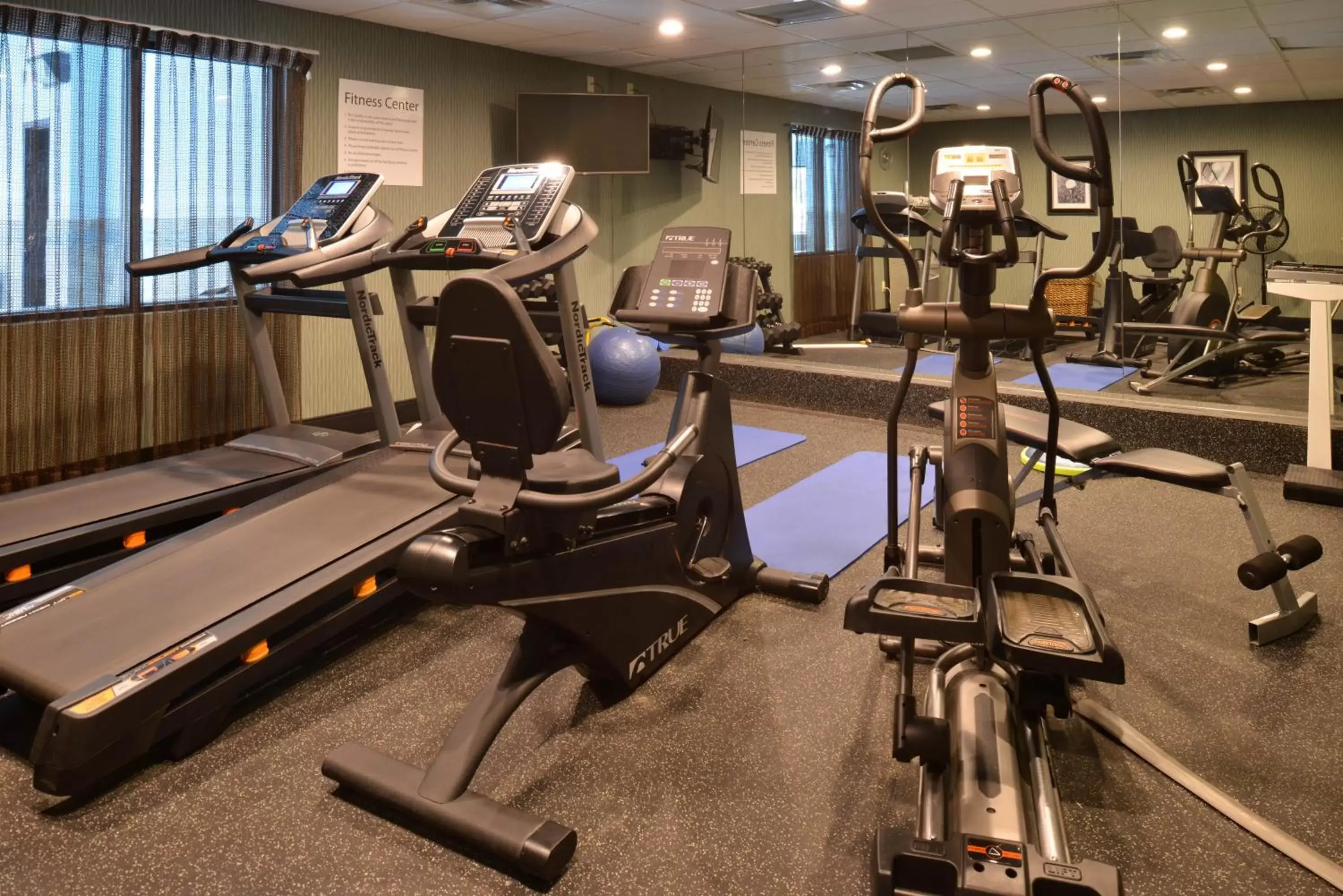 Fitness centre/facilities, Fitness Center/Facilities in Holiday Inn Express Hotel & Suites Youngstown - North Lima/Boardman, an IHG Hotel
