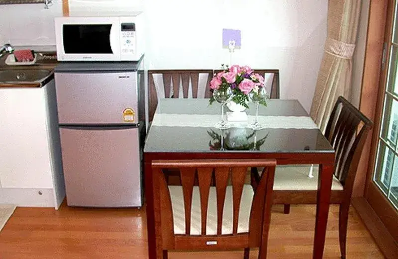 Kitchen/Kitchenette in Four Season Pension