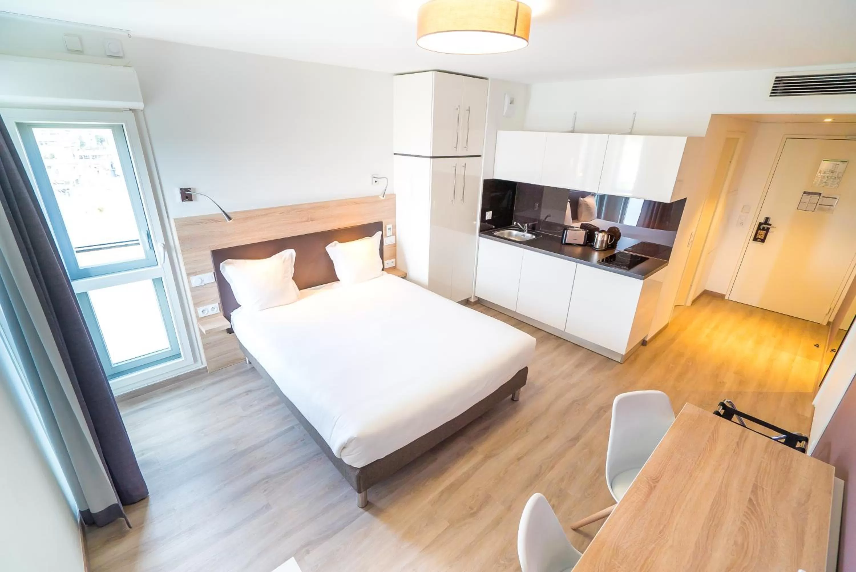 Photo of the whole room, Bed in All Suites Appart Hôtel - Choisy-le-Roi