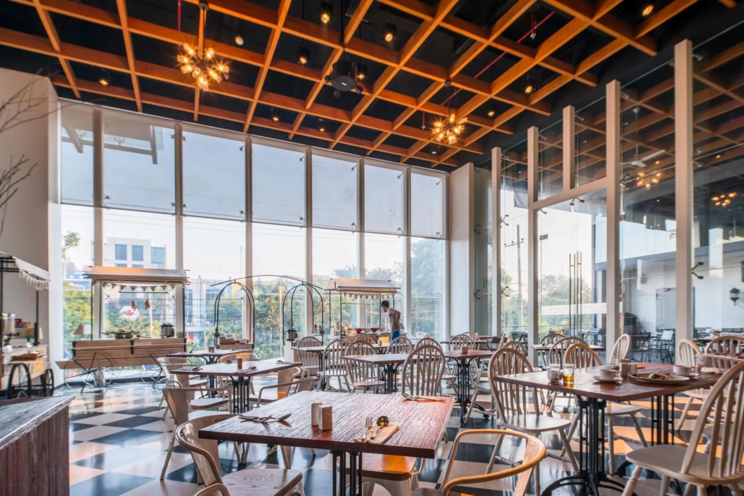 Restaurant/places to eat in Luminor Hotel Jemursari By WH with The Best Breakfast in Town and Located Near Surabaya Industrial Estate Rungkut SIER