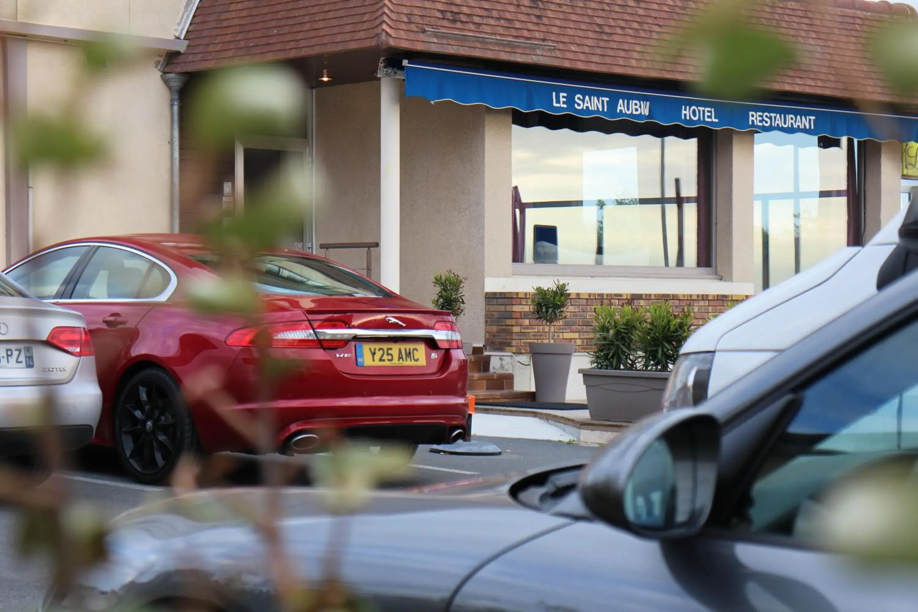 Patio, Property Building in Le Saint-Aubin