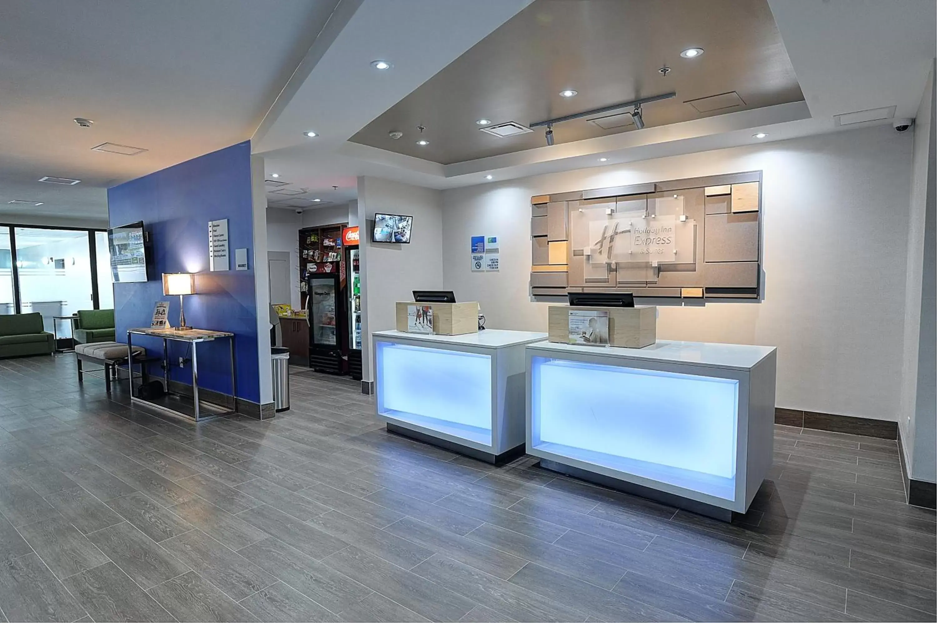 Property building, Lobby/Reception in Holiday Inn Express & Suites Toronto Airport West, an IHG Hotel