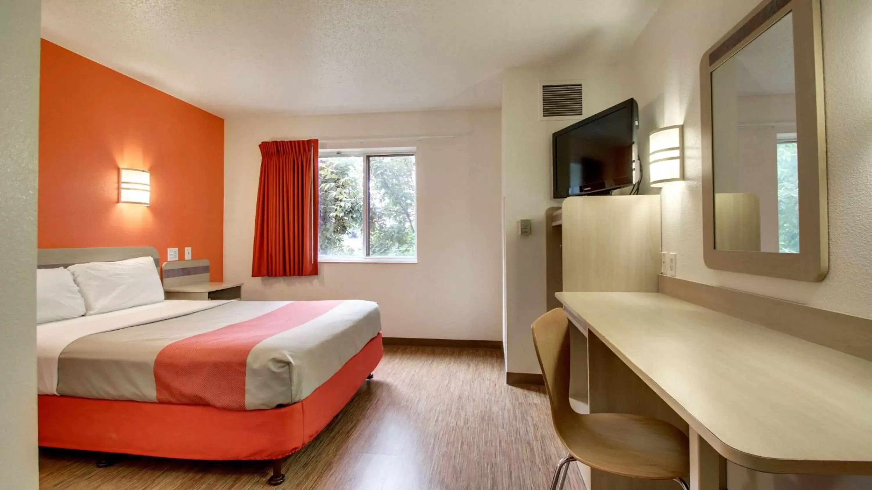 Double Room - Disability Access - Smoking in Motel 6-Springfield, IL I-55 I-72 Double Room - Disability Access - Smoking in Motel 6-Springfield, IL I-55 I-72