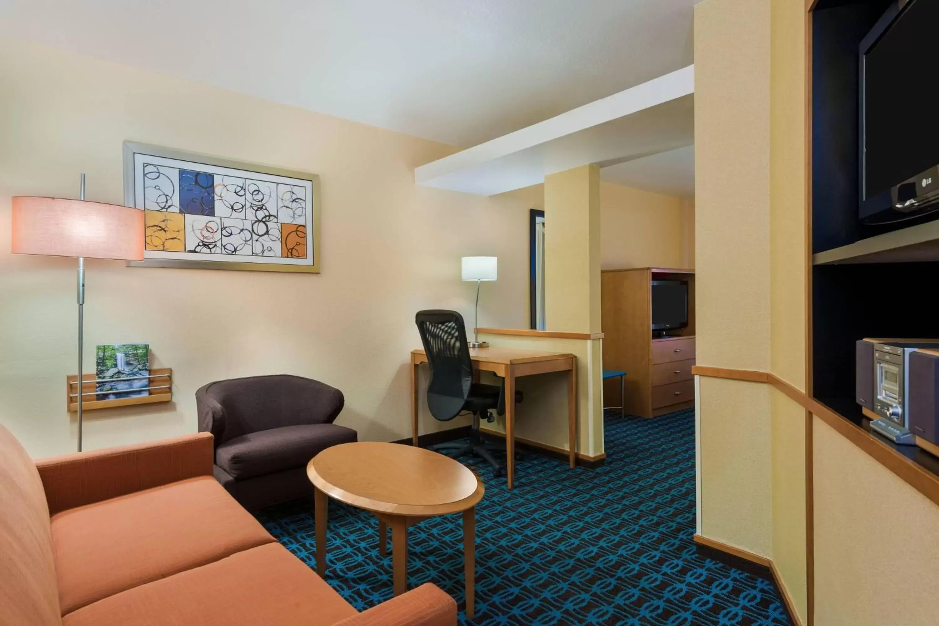 Living room, Seating Area in Fairfield Inn & Suites by Marriott Springdale