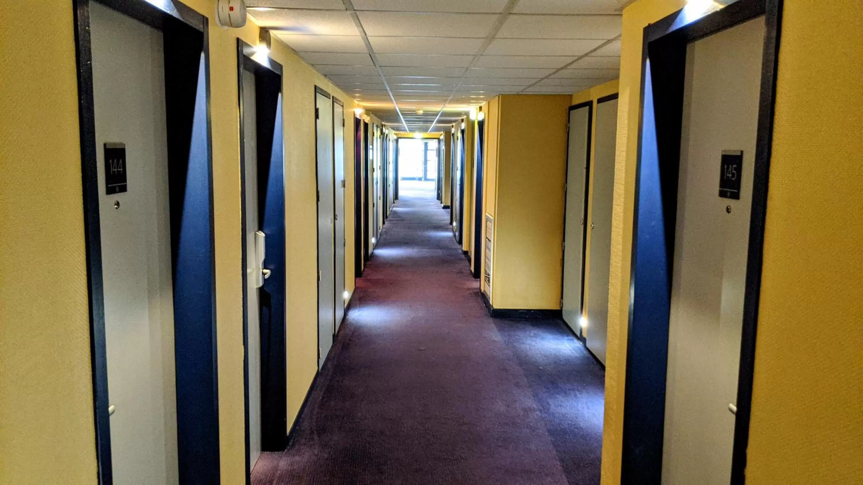 Patio in HDB Hôtel De Bernin - ex Domaine des Fontaines