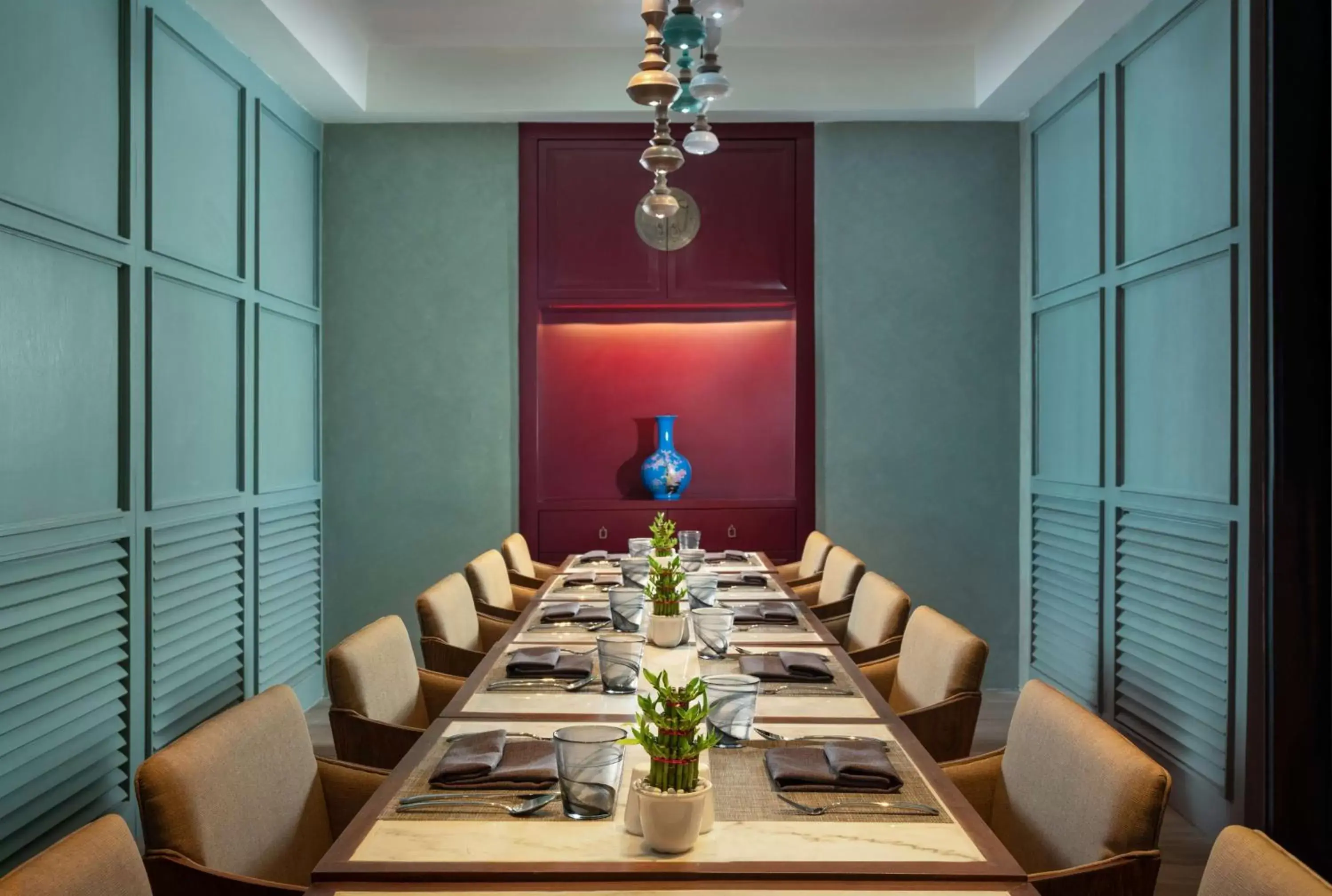 Restaurant/places to eat in DoubleTree by Hilton Surabaya Restaurant/places to eat in DoubleTree by Hilton Surabaya