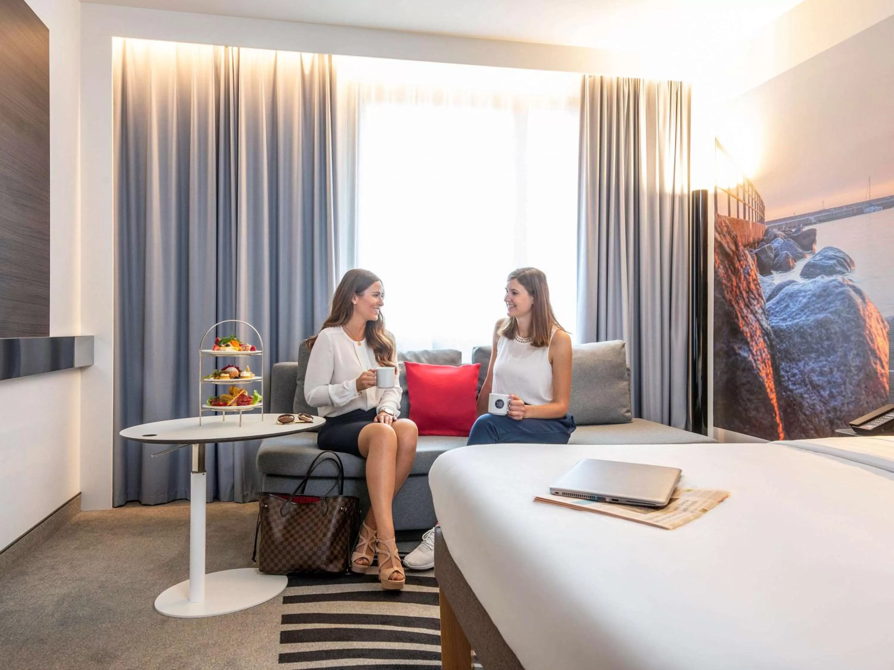 Photo of the whole room in Novotel Hamburg City Alster