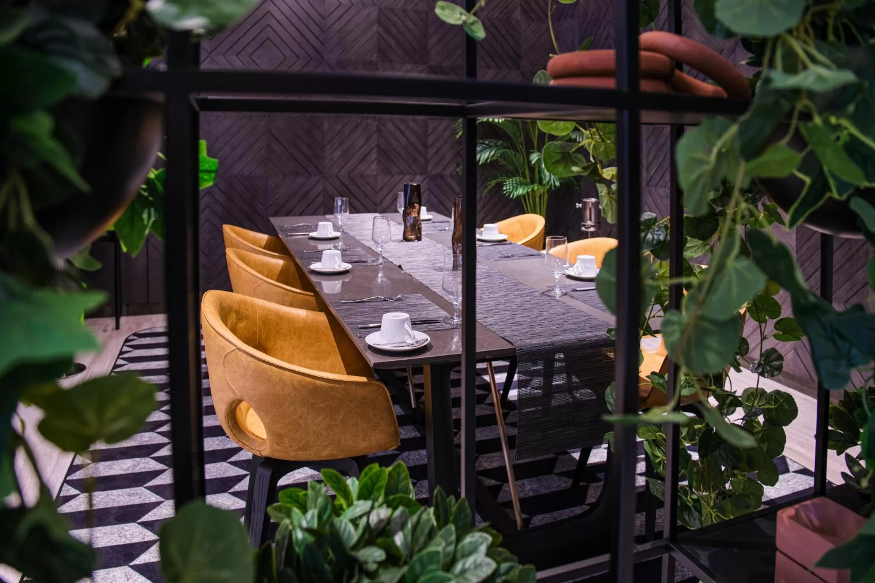 Restaurant/places to eat in K Hotel Douala