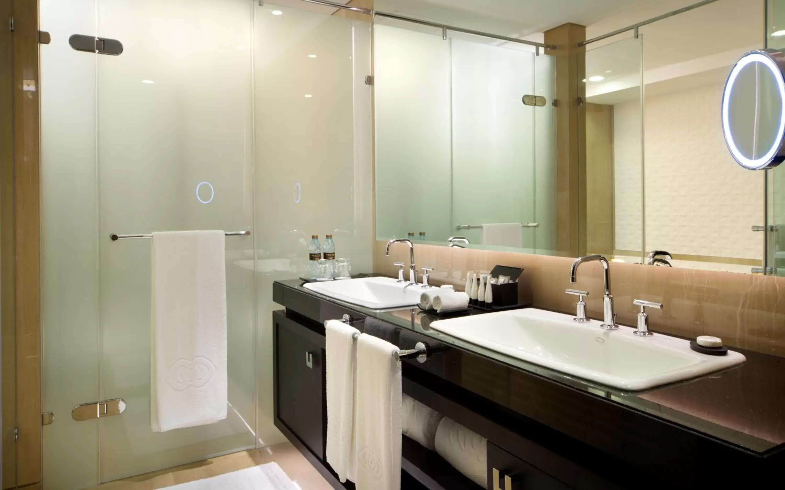 Bathroom in Sofitel Abu Dhabi Corniche