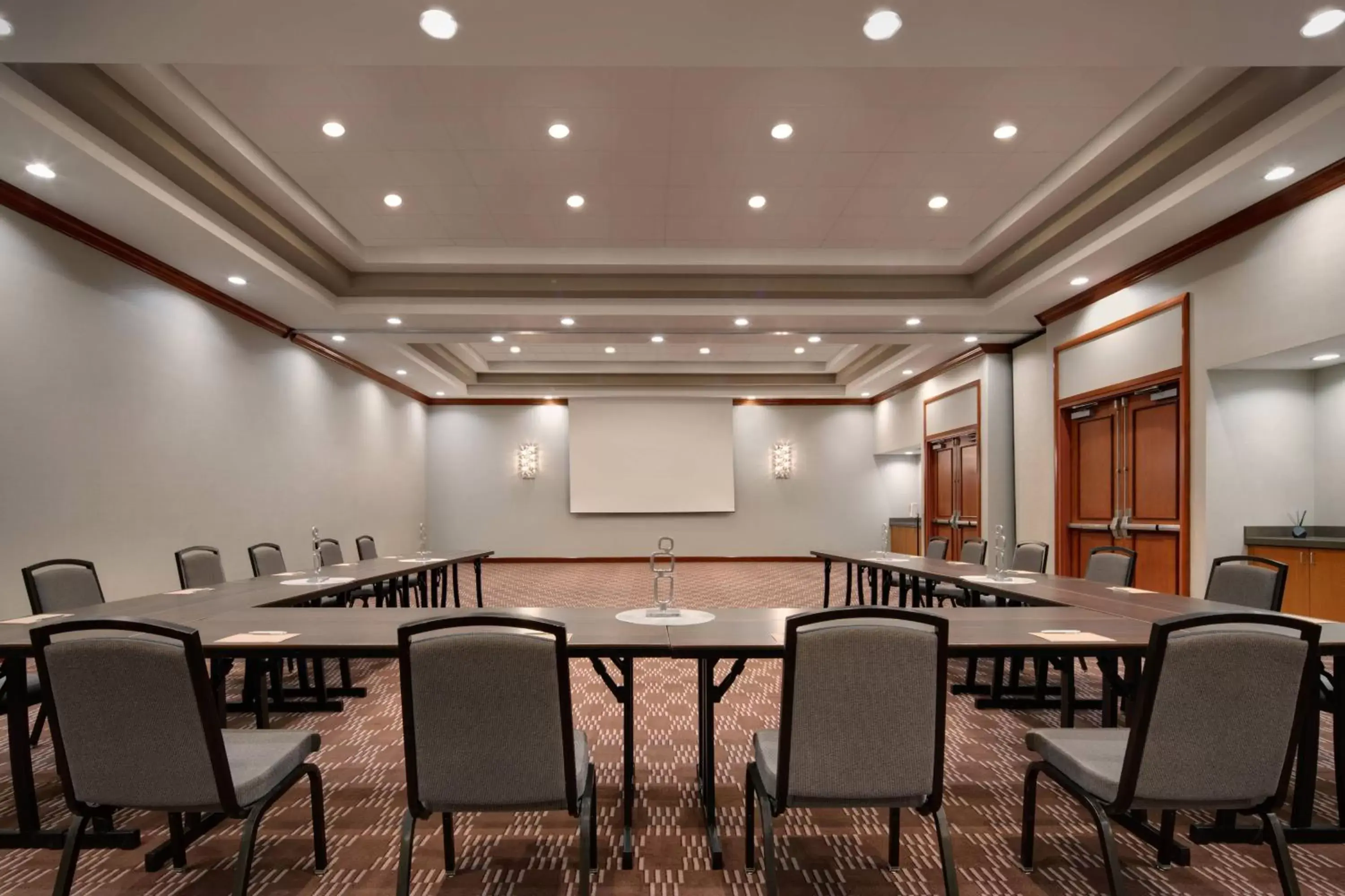 Meeting/conference room in Renaissance Dallas Richardson Hotel