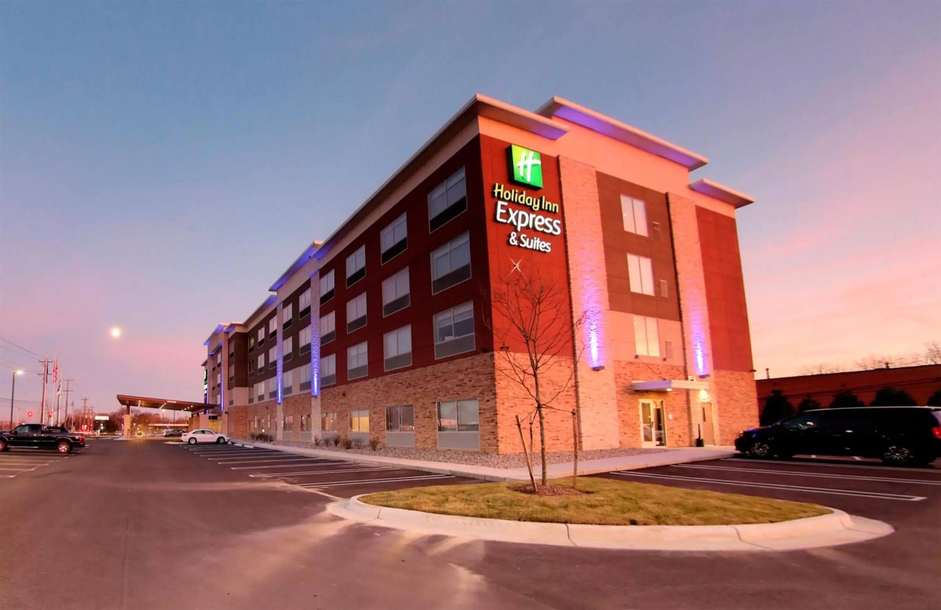 Property Building in Holiday Inn Express & Suites - Detroit Northwest - Livonia, an IHG Hotel