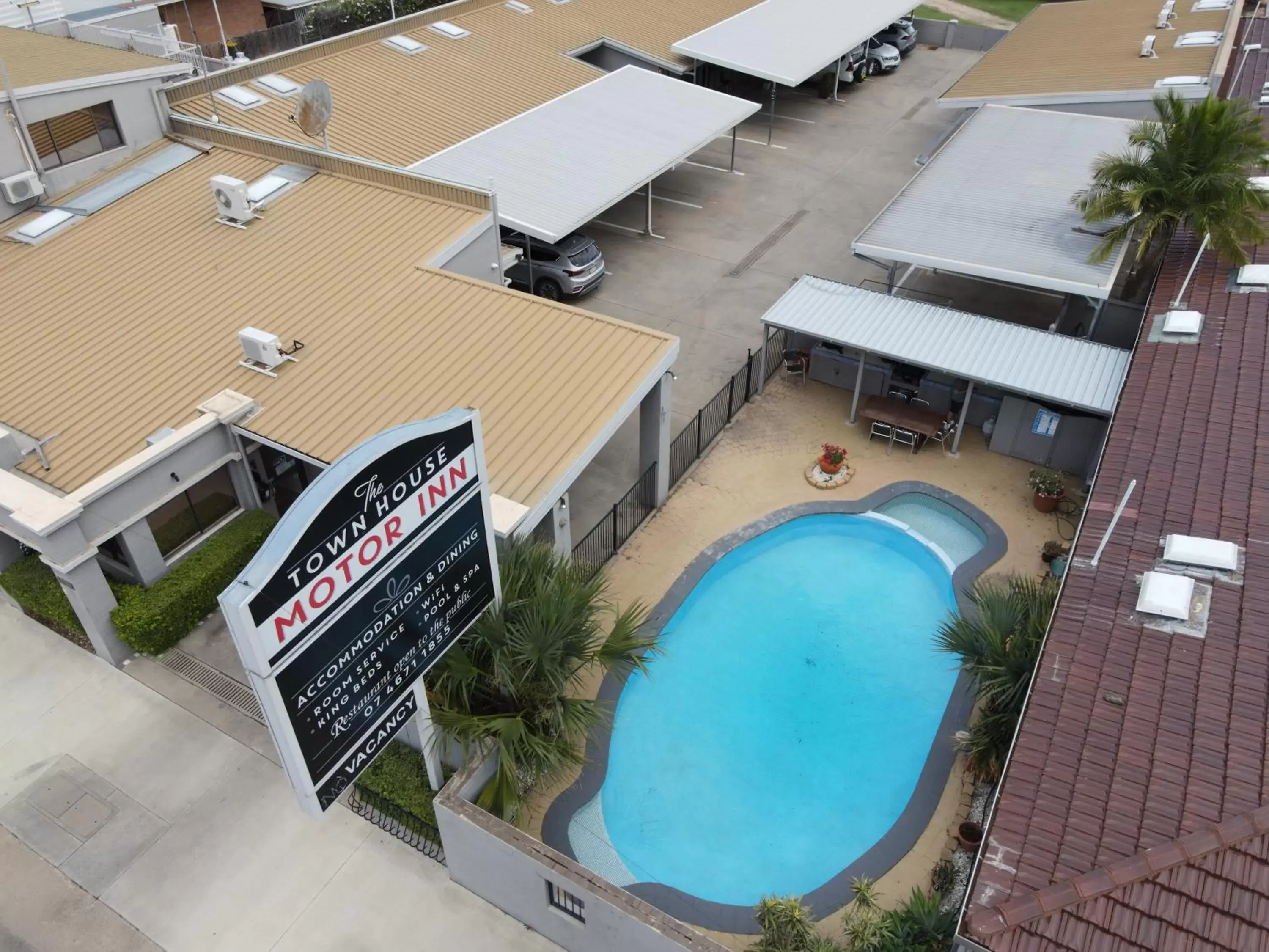 Pool View in The Town House Motor Inn