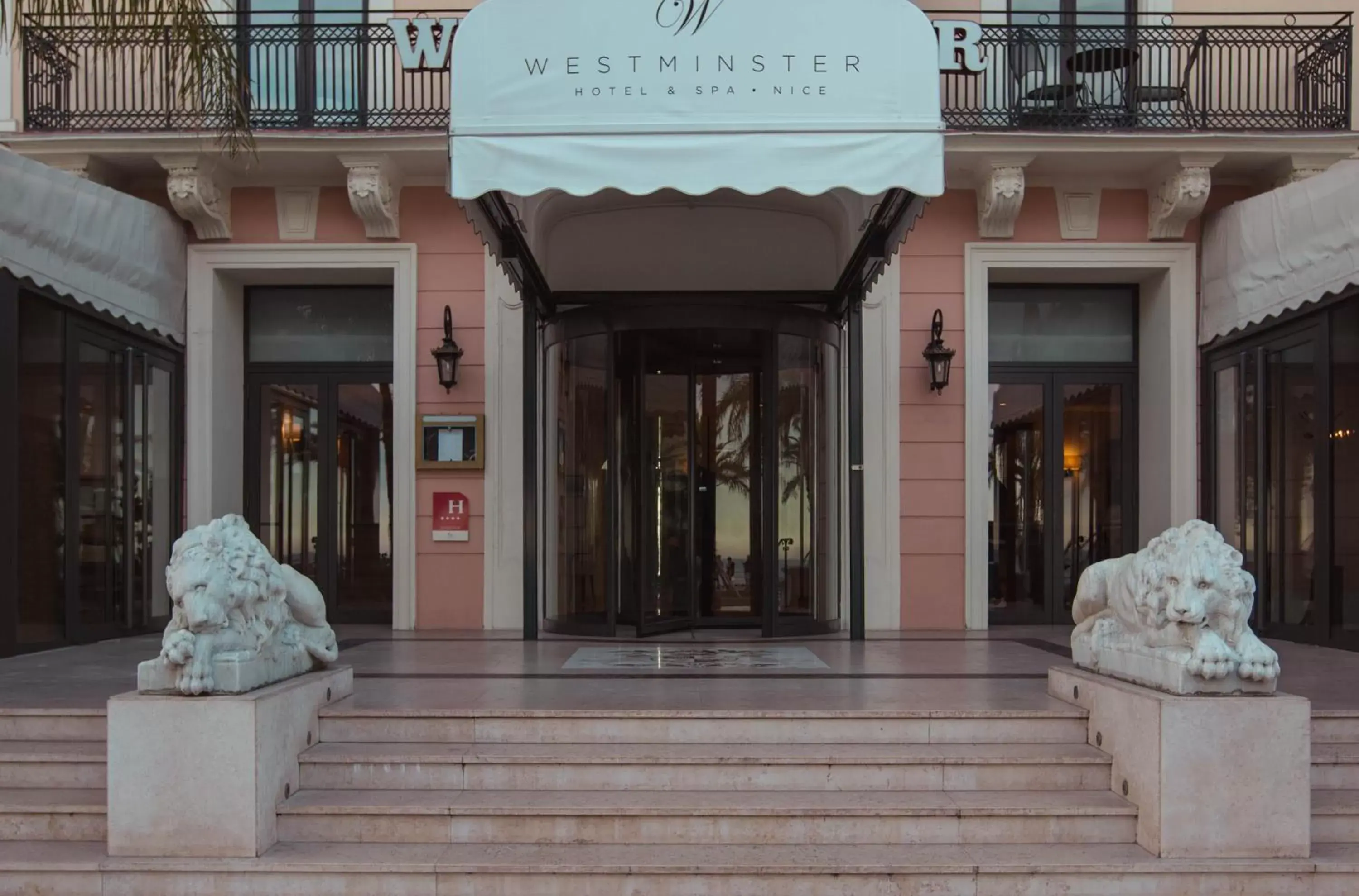 Facade/entrance in Westminster Hotel & Spa Nice