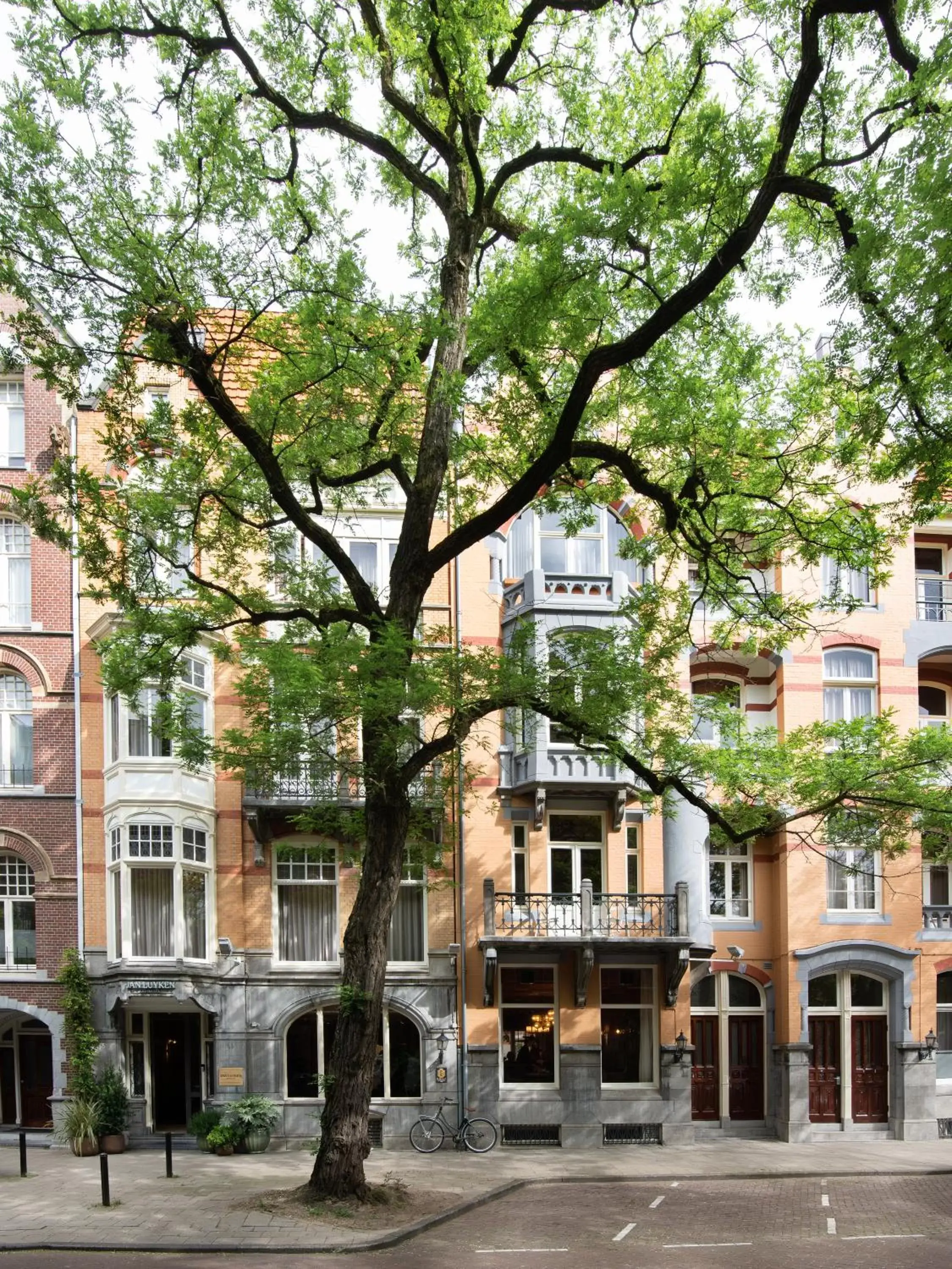 Property Building in Jan Luyken Amsterdam