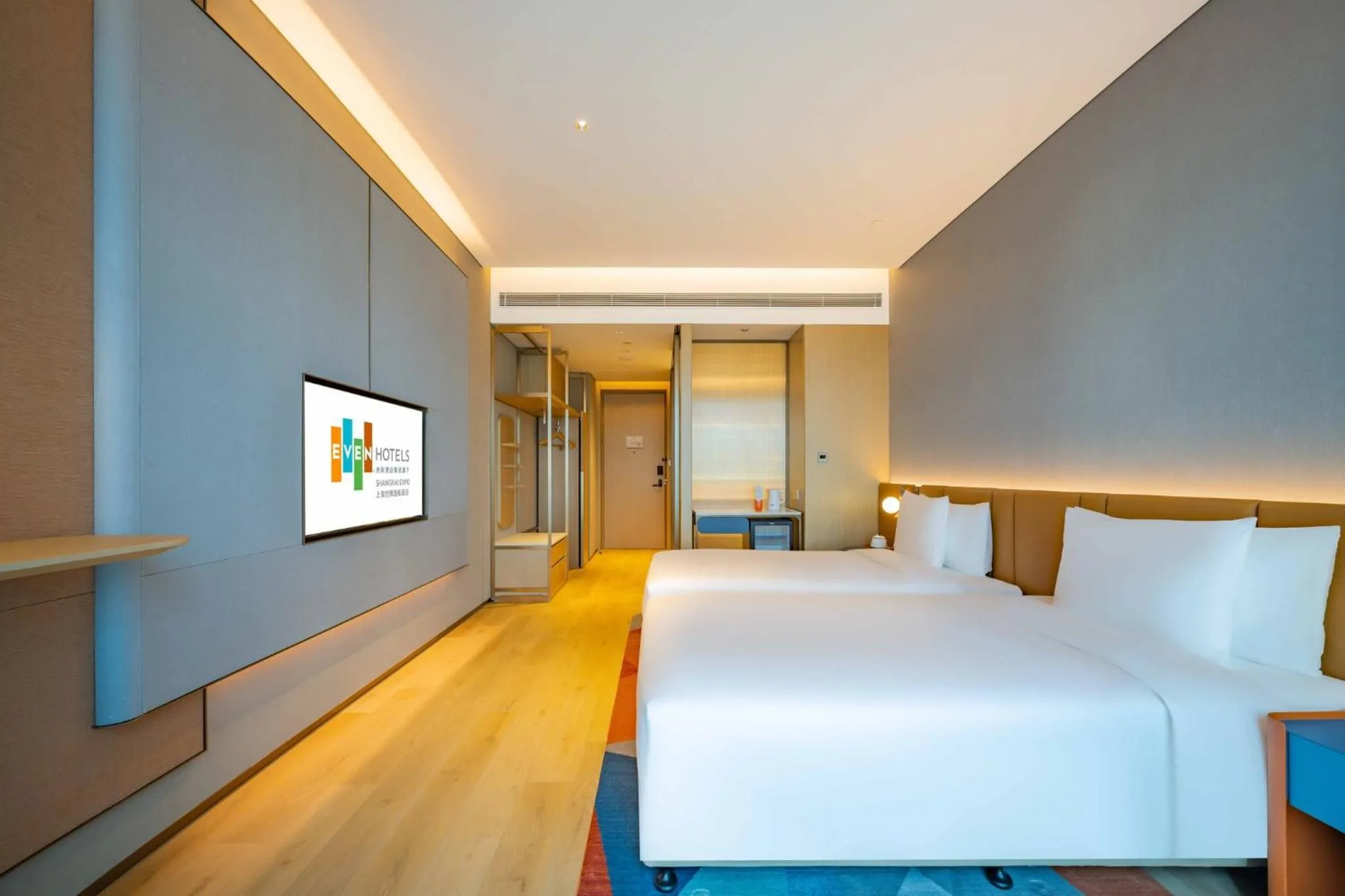 Photo of the whole room, Bed in EVEN Hotels Shanghai Expo by IHG