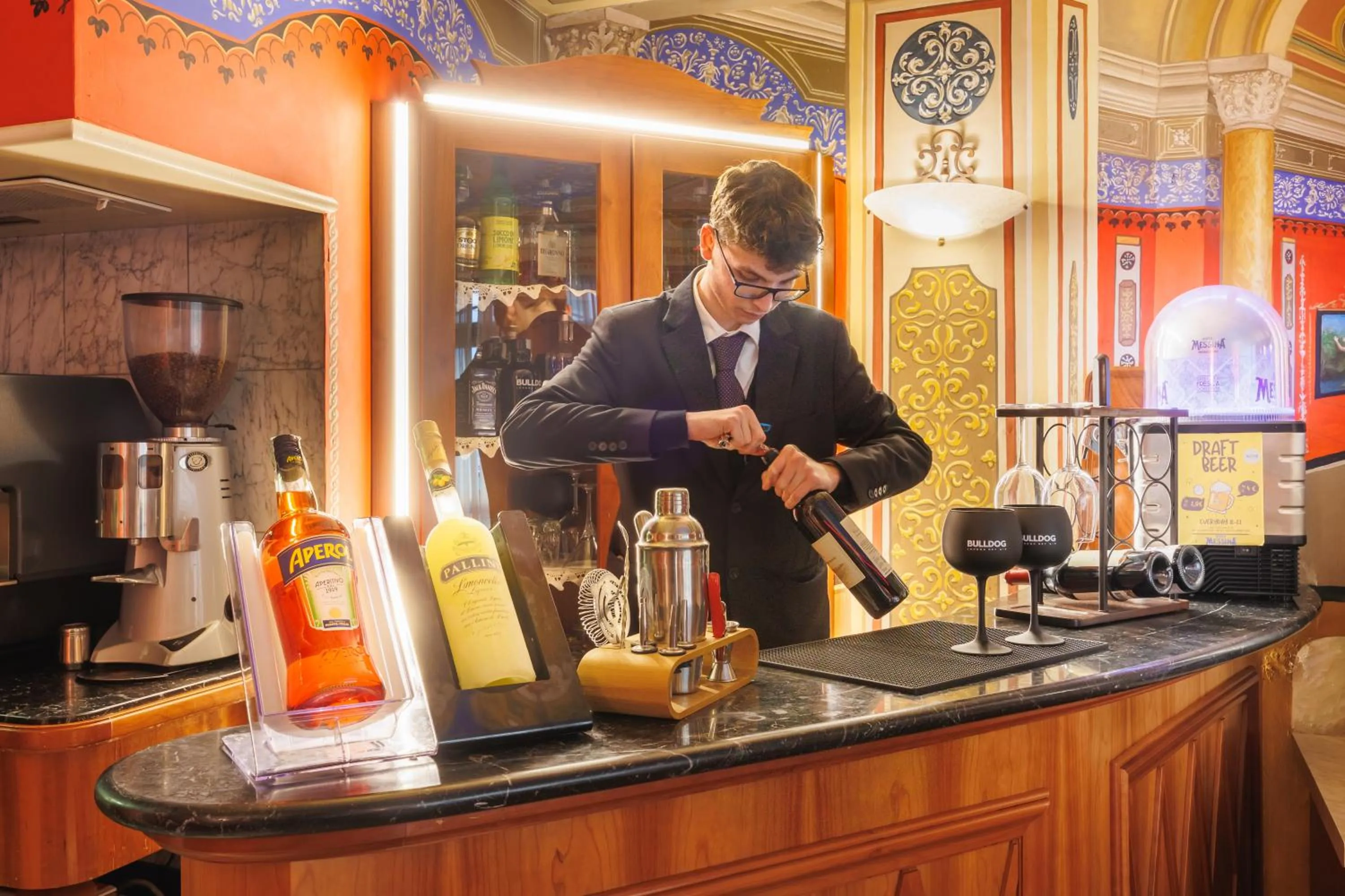 Restaurant/places to eat in Hotel Amalfi