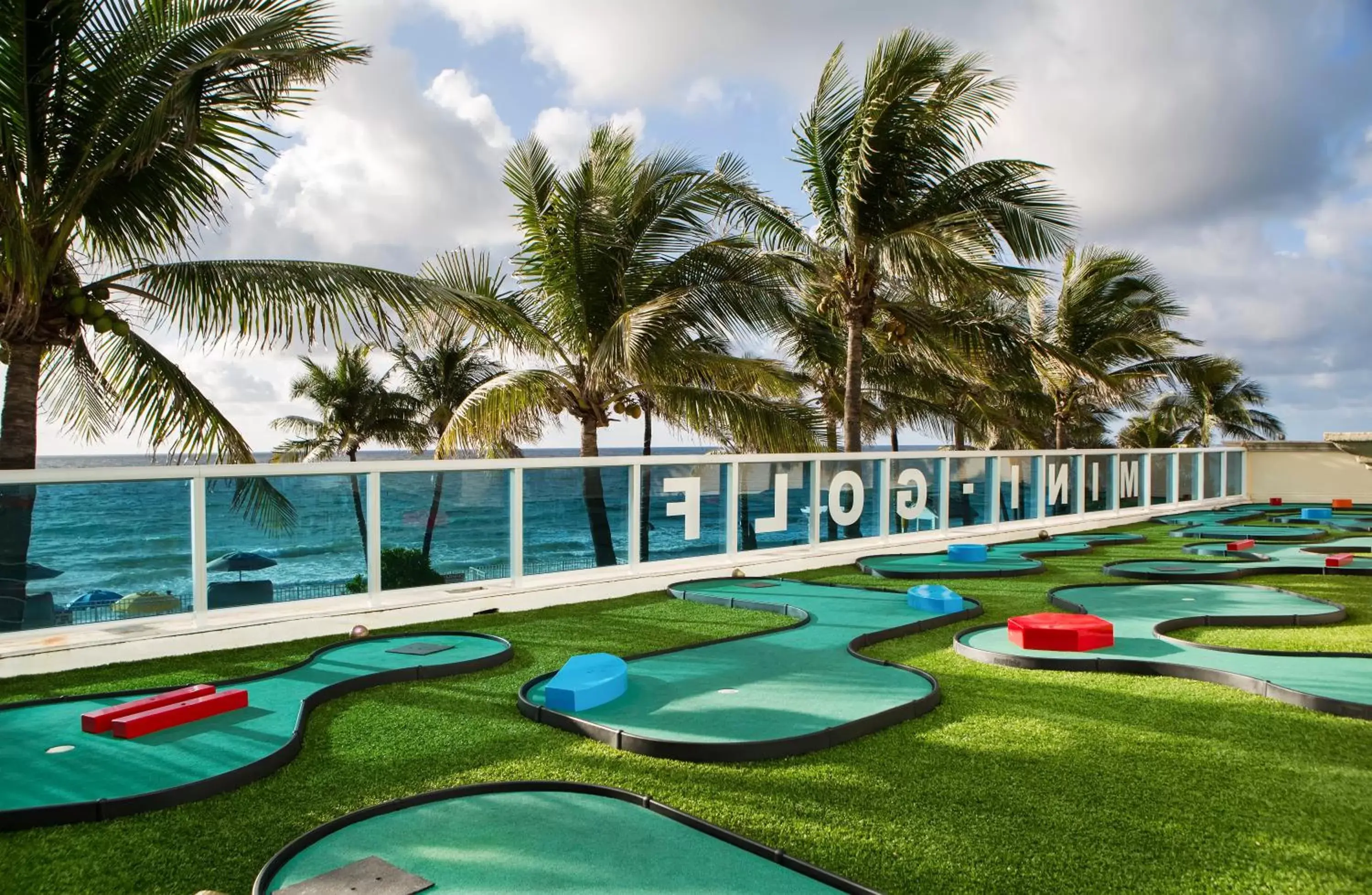 Minigolf in Ocean Sky Hotel & Resort