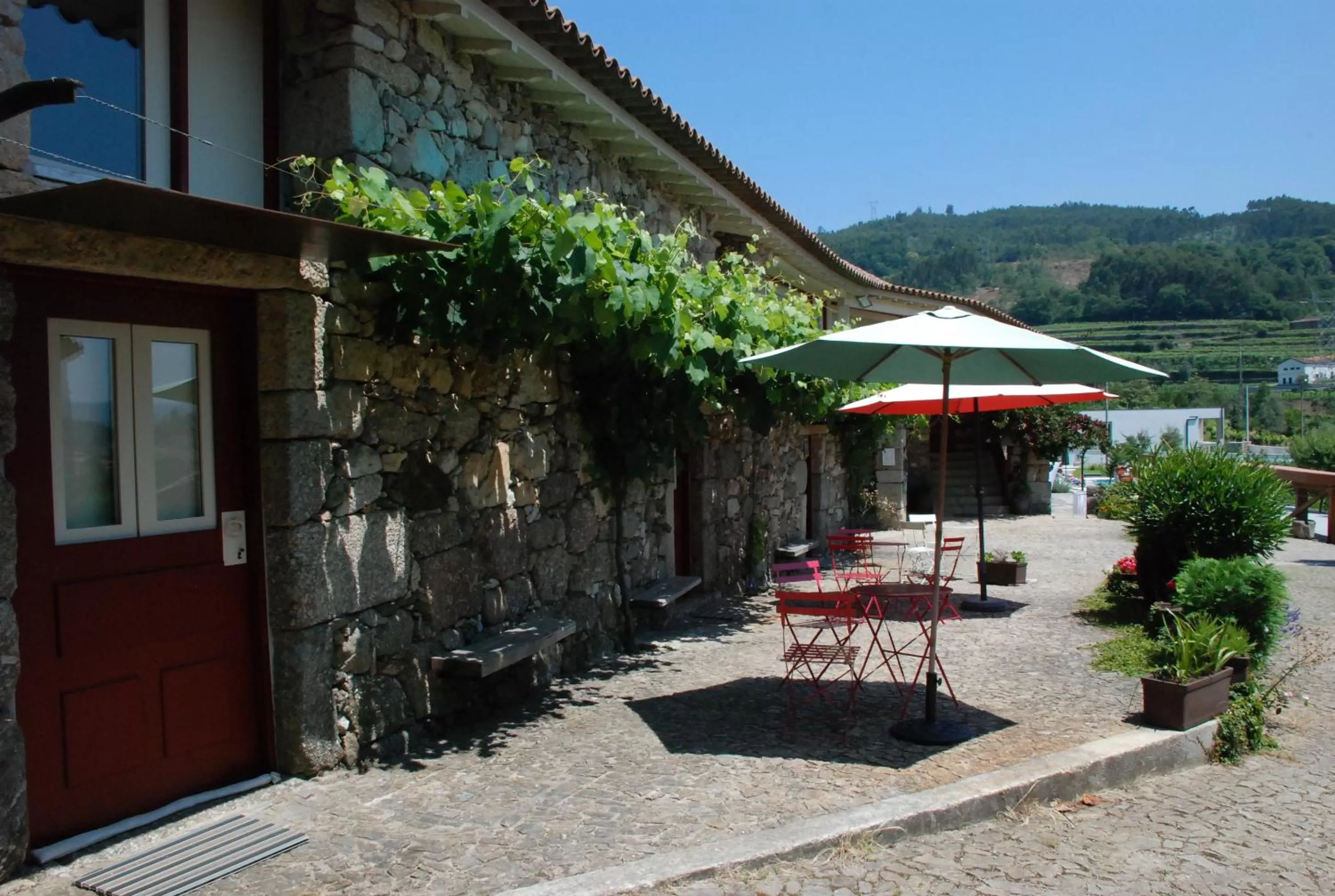 Property building in Quinta Pedras De Baixo