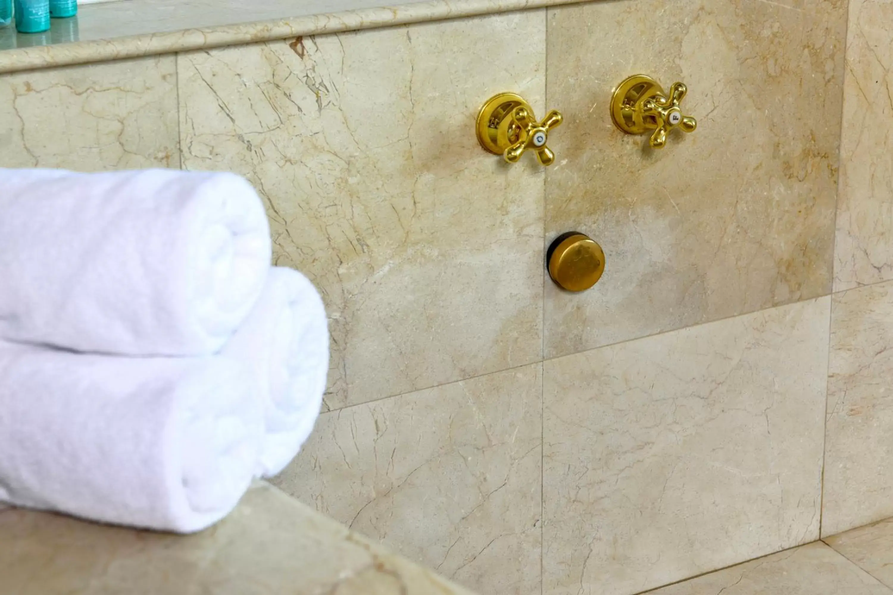 Decorative detail, Bathroom in Portogalo Suite Hotel