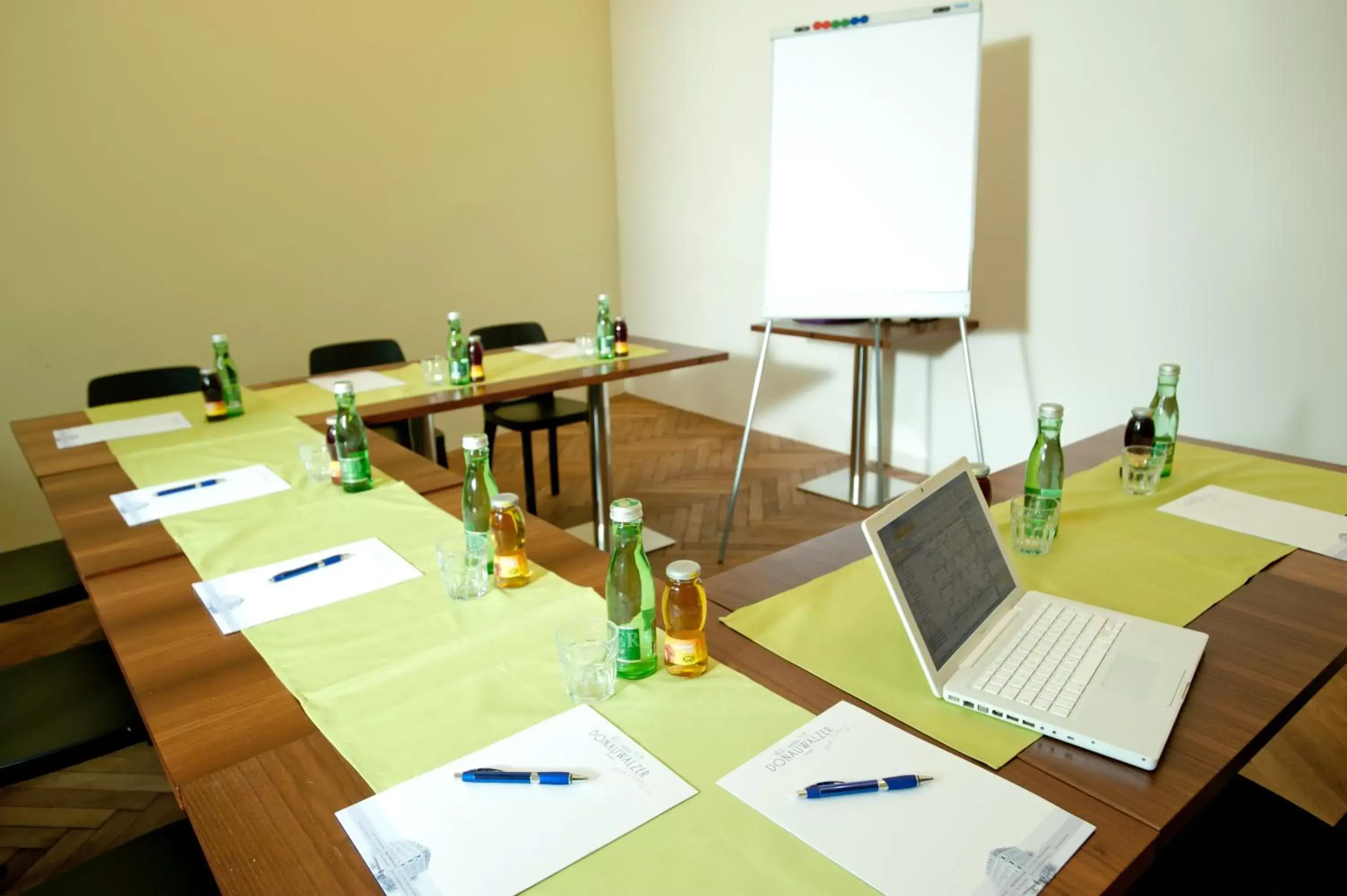 Business facilities, Business Area/Conference Room in Boutique Hotel Donauwalzer
