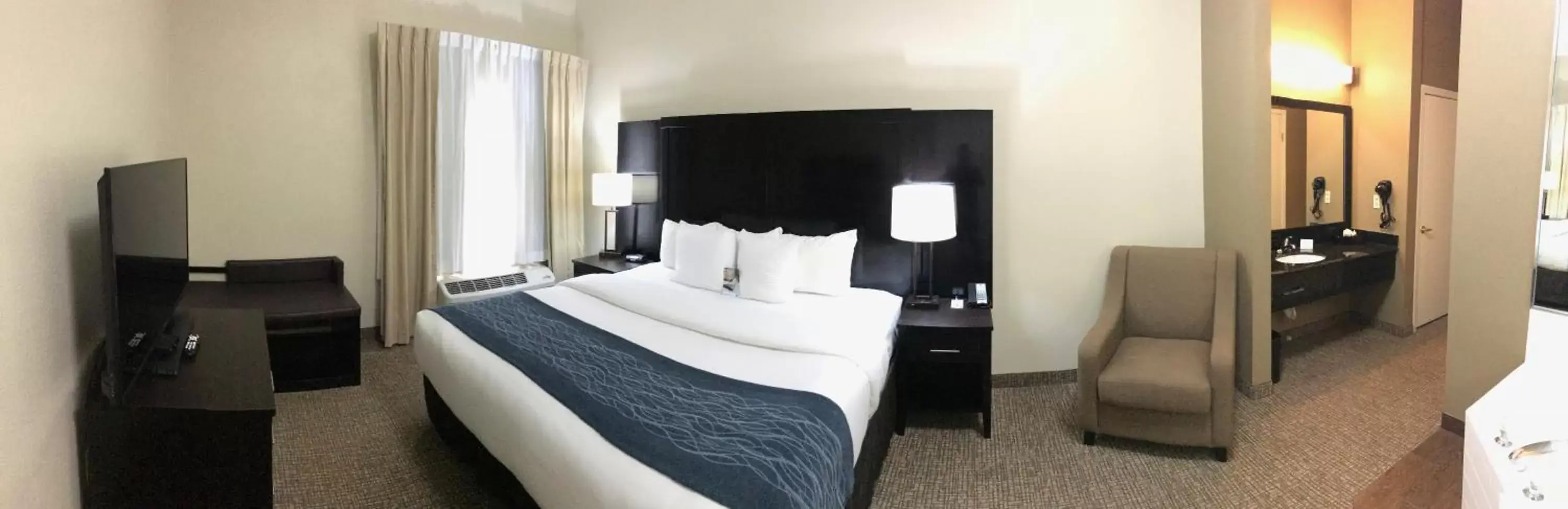 Bed in Comfort Inn & Suites Atlanta Smyrna